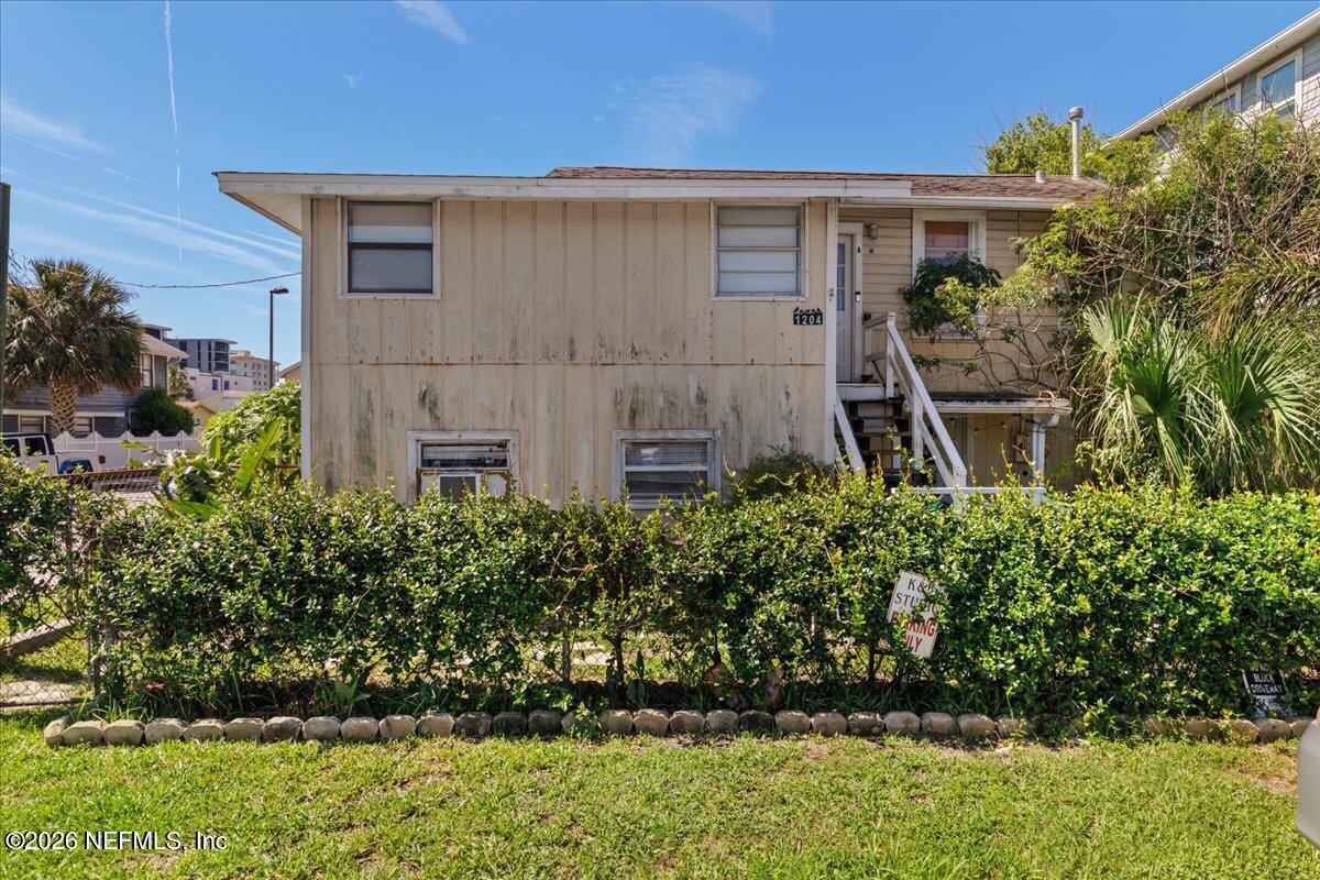 1204 2ND Street S