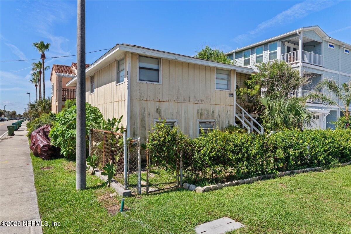 1204 2ND Street S