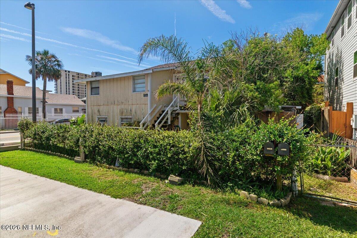 1204 2ND Street S