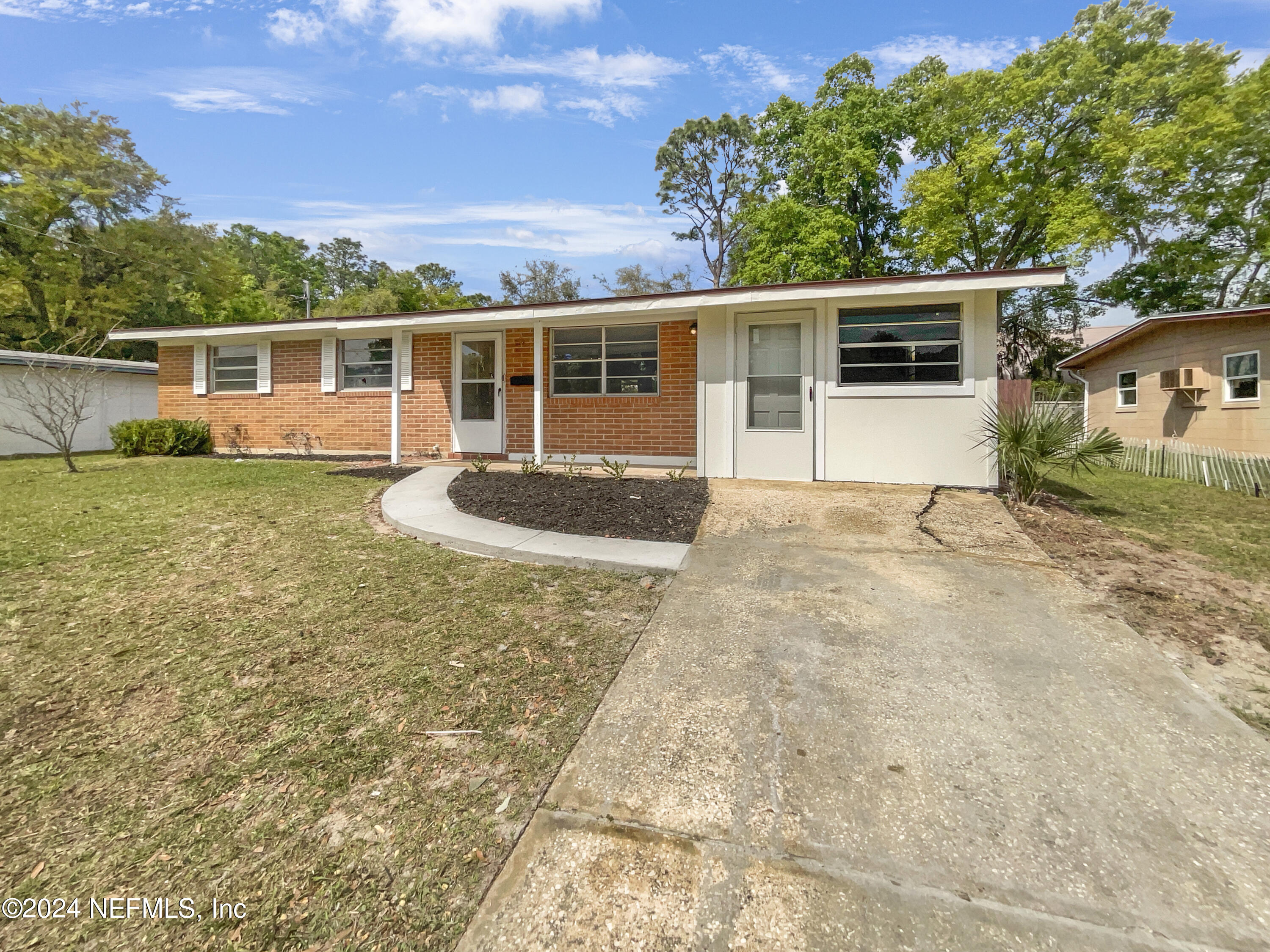 Jacksonville, FL home for sale located at 231 Renne Drive N, Jacksonville, FL 32218