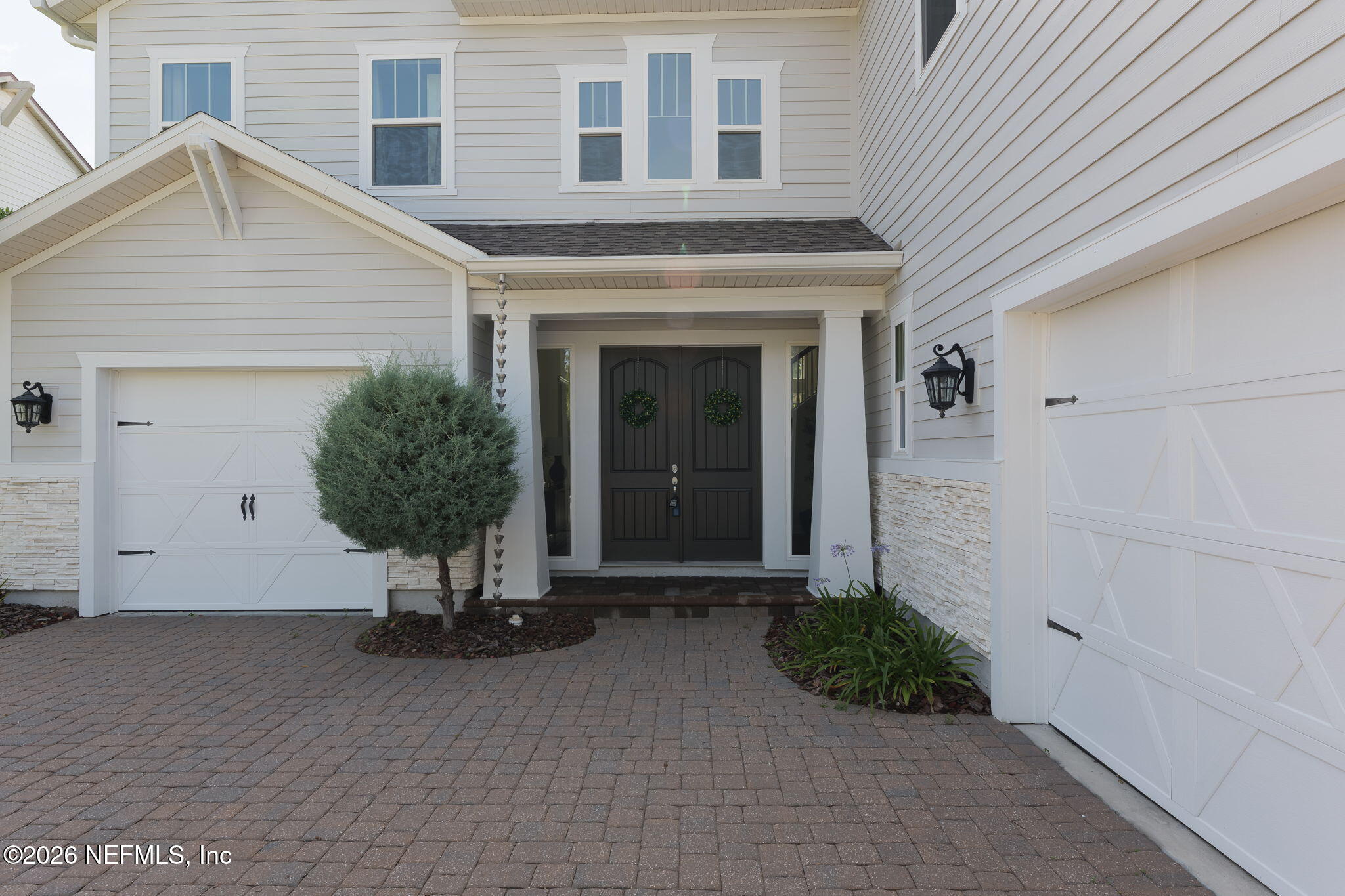 592 OUTLOOK Drive