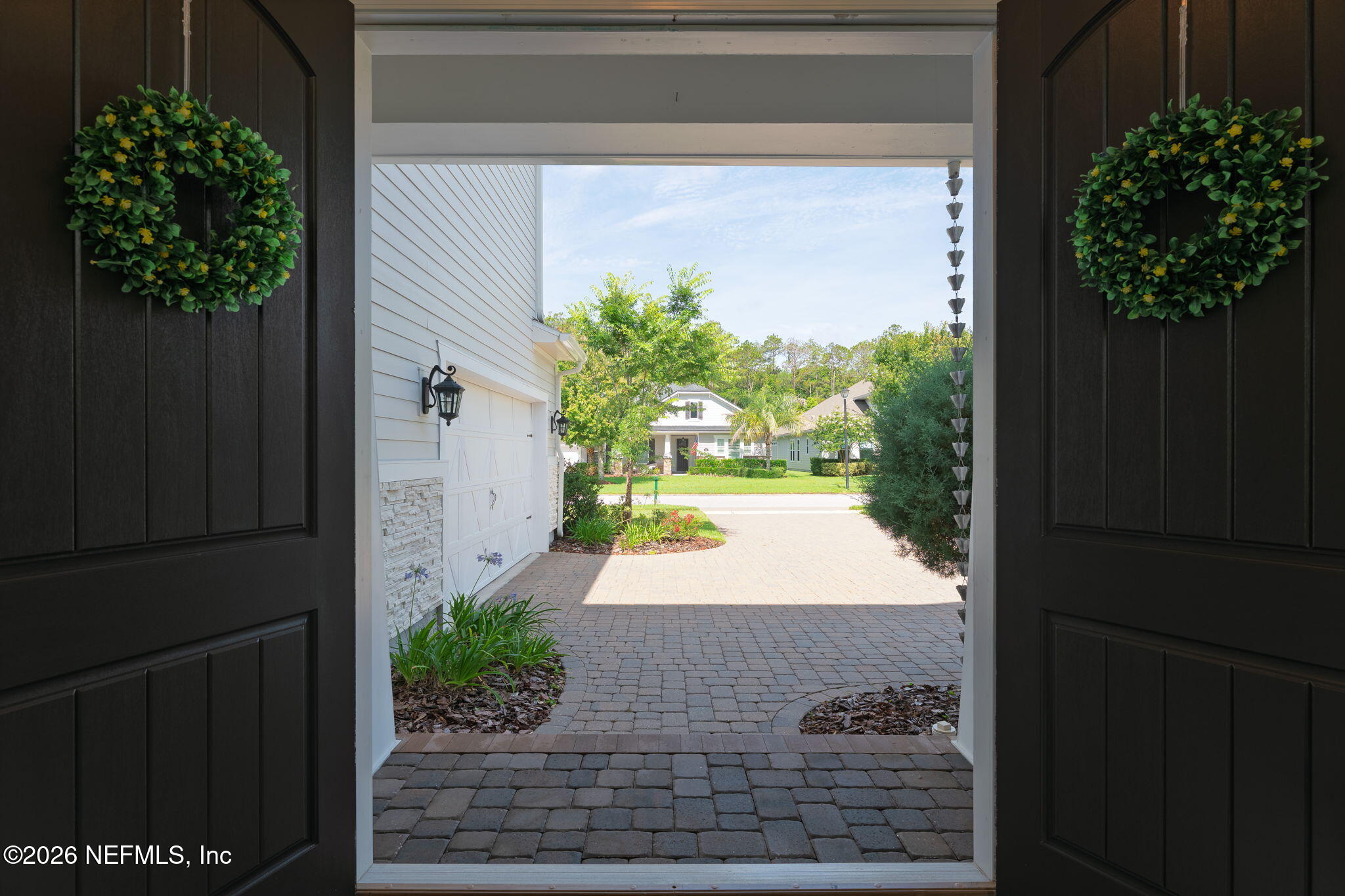 592 OUTLOOK Drive