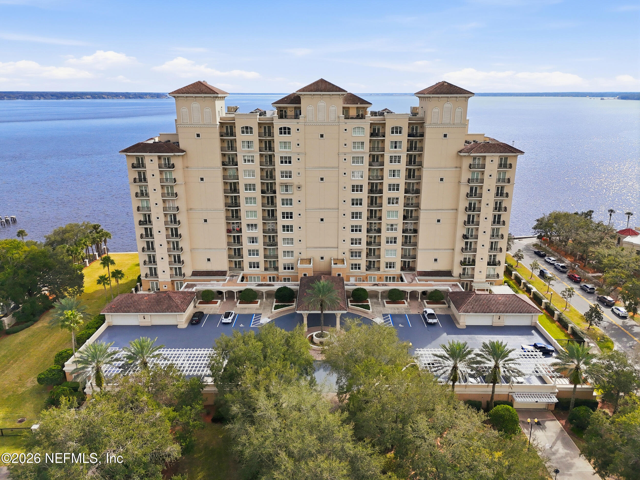 2358 RIVERSIDE Avenue 304