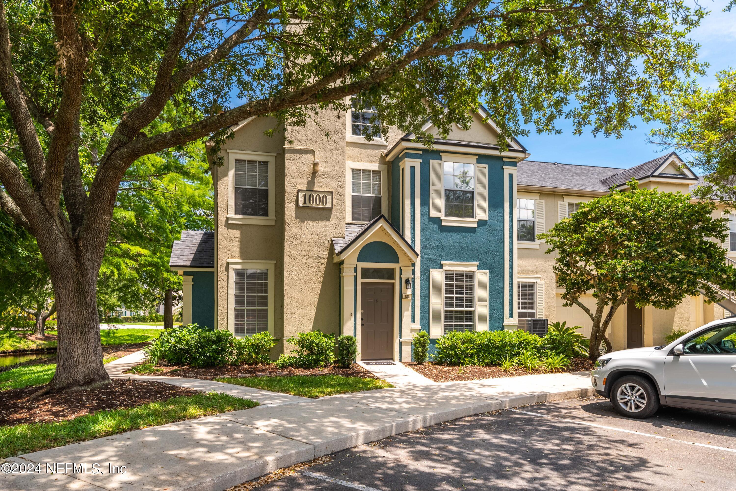 Jacksonville, FL home for sale located at 13700 Richmond Park Drive Unit 1001, Jacksonville, FL 32224