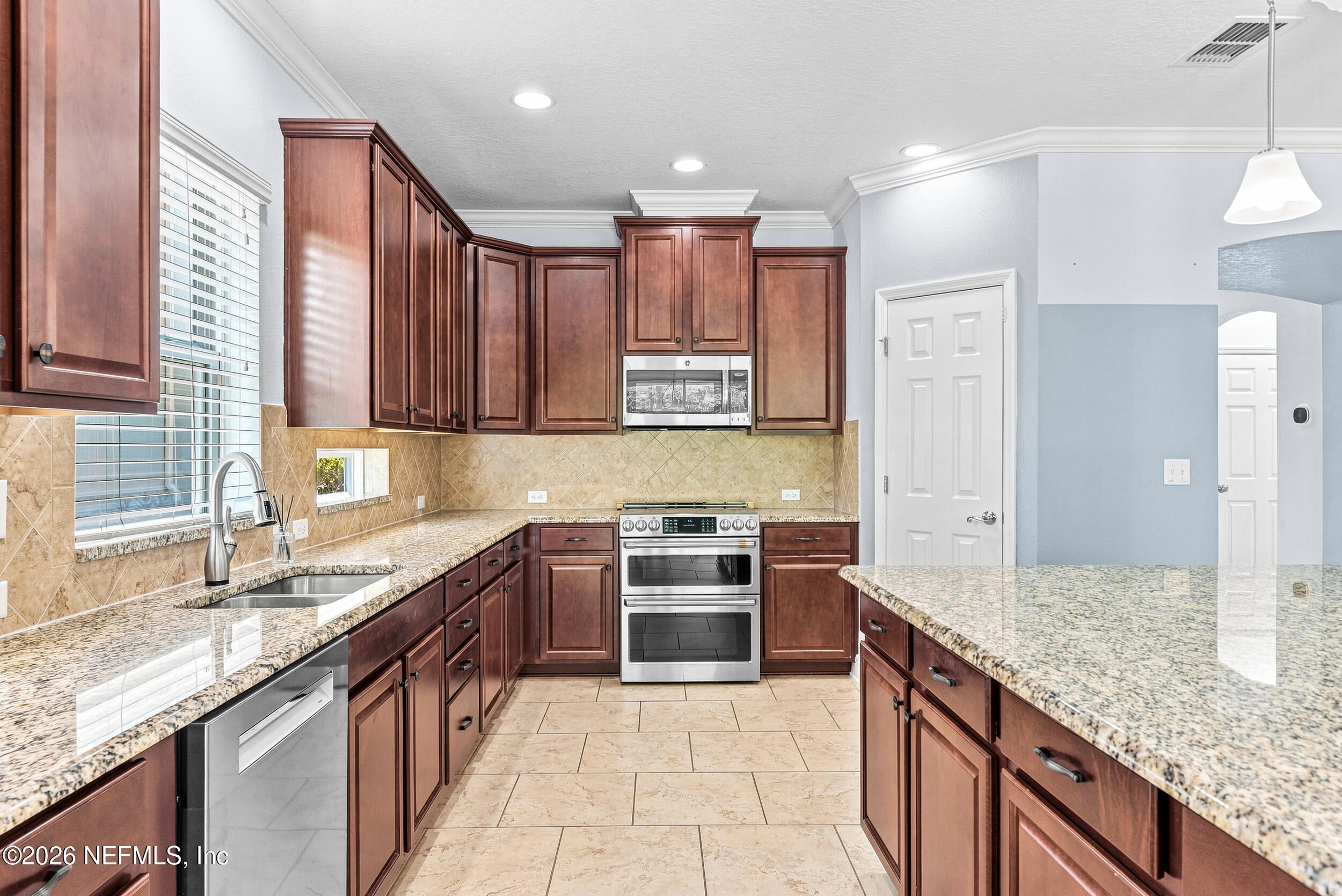3619 CROSSVIEW Drive