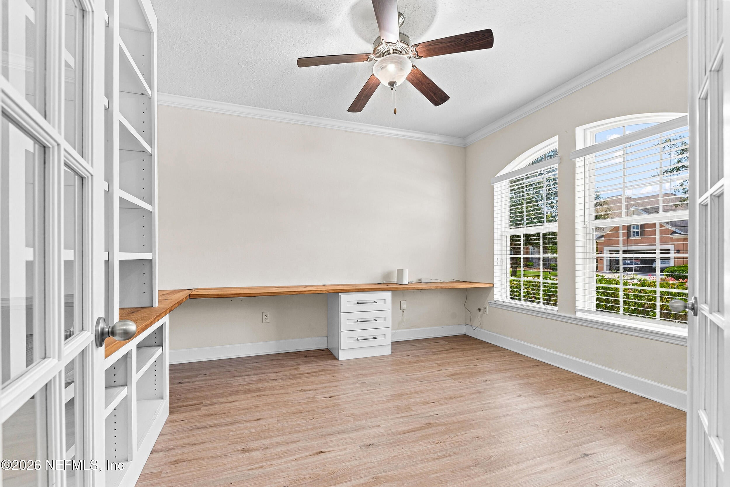 3619 CROSSVIEW Drive