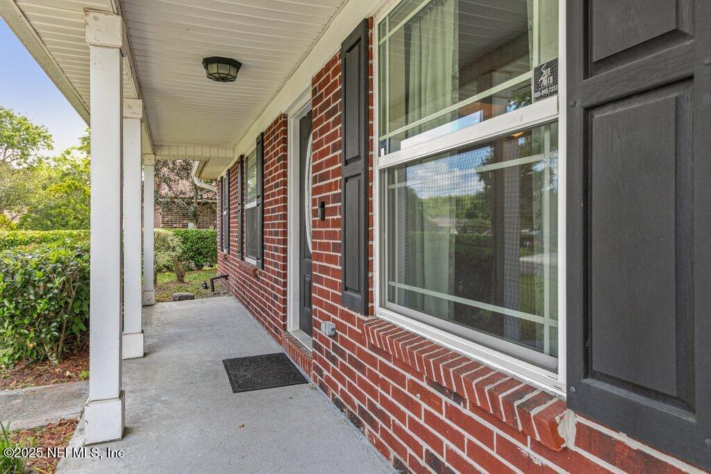 8556 SHUTER Court
