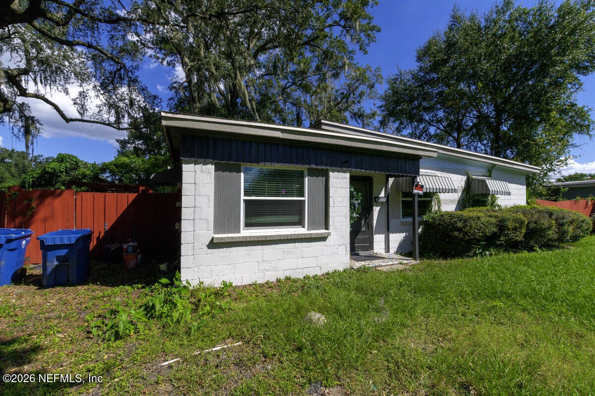 10559 LOYOLA Drive N