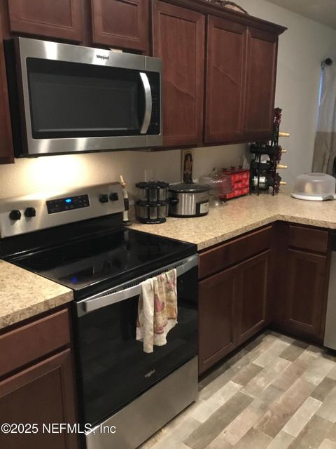 8010 BELSAY Circle Jacksonville FL 32219