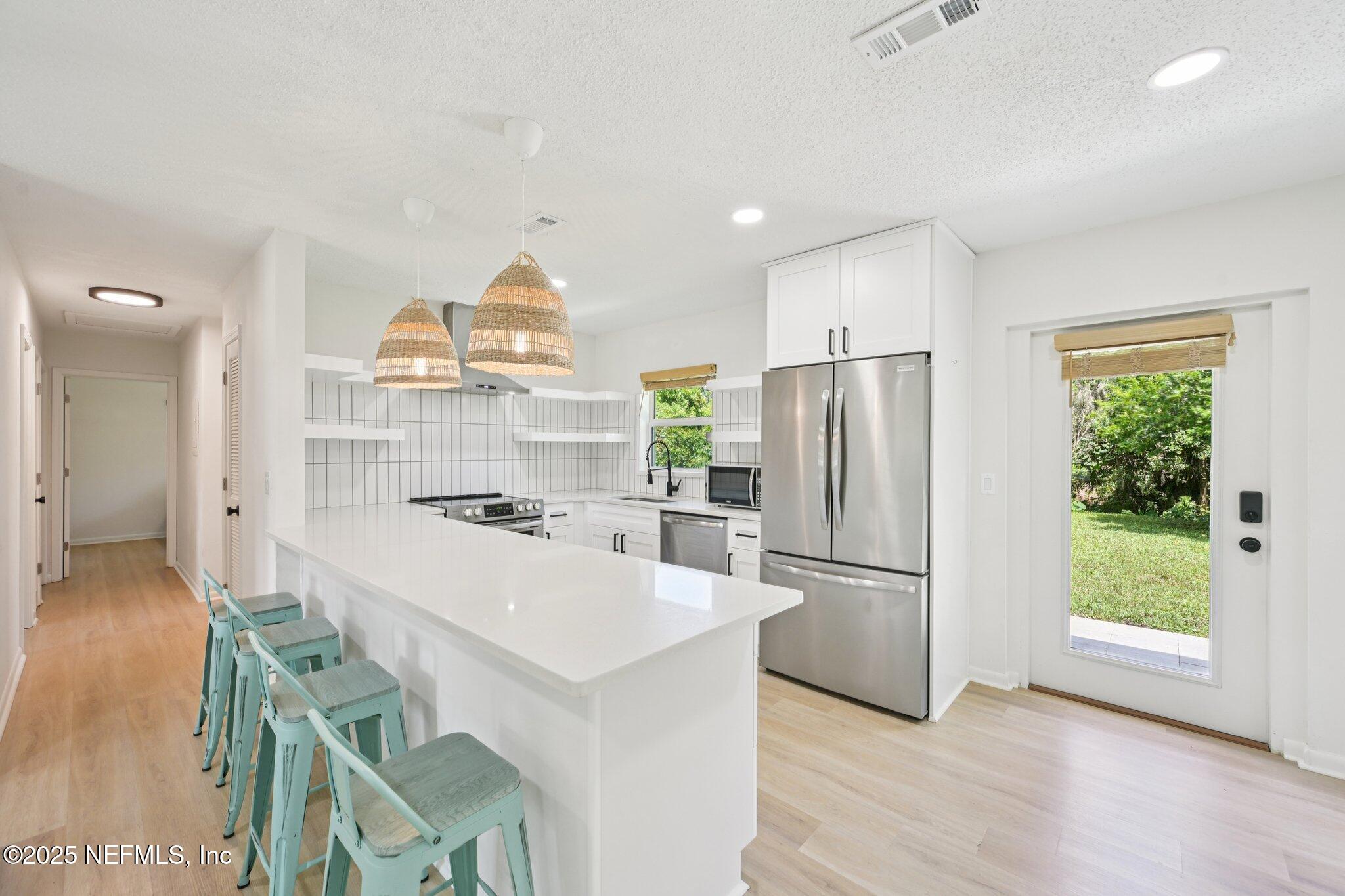 2619 MONTREAL Street