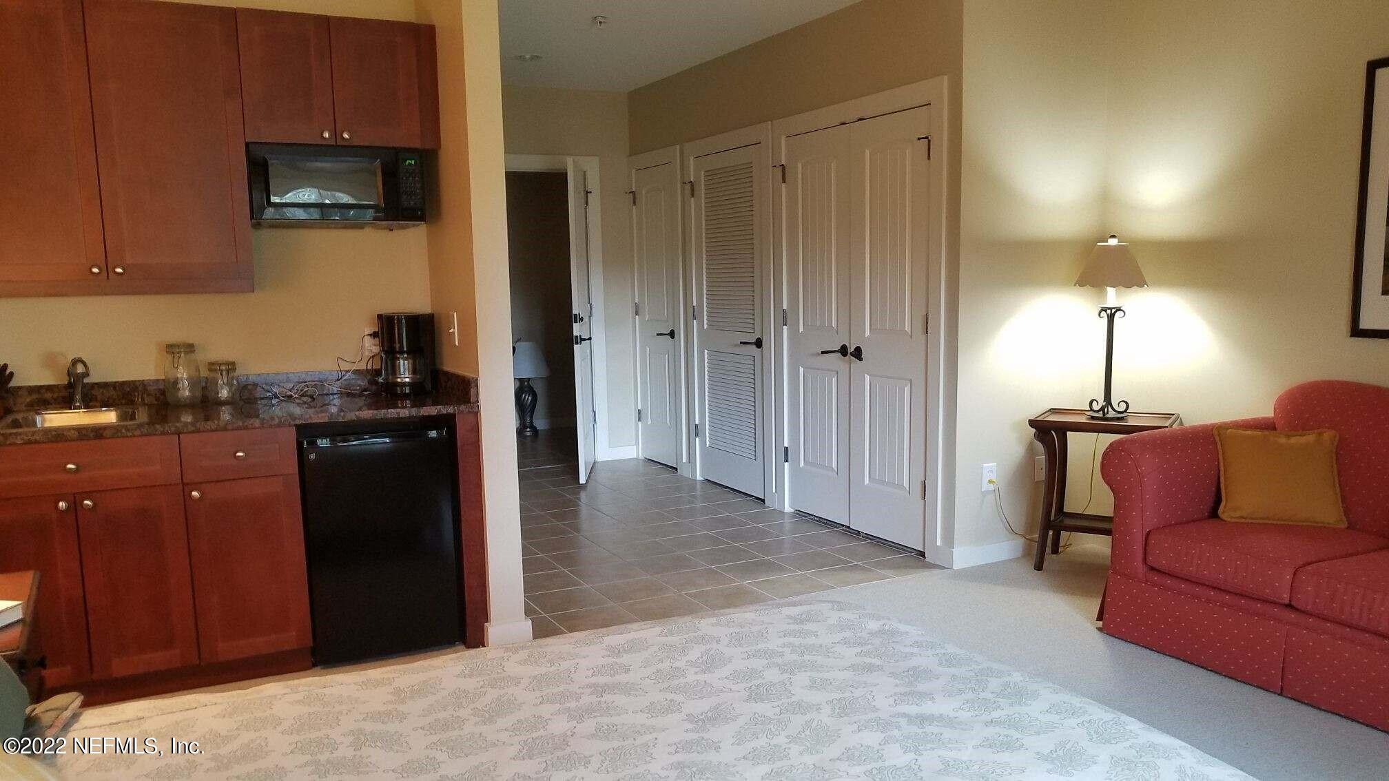 965 REGISTRY Boulevard 312L