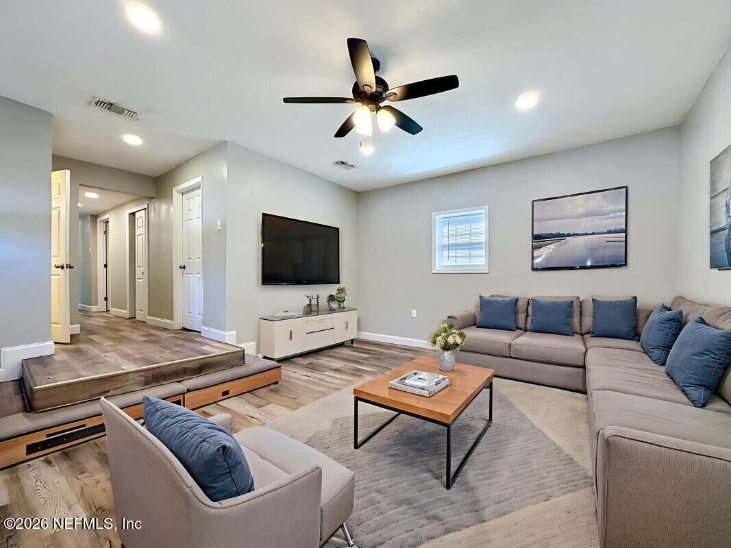 1680 8TH Street W