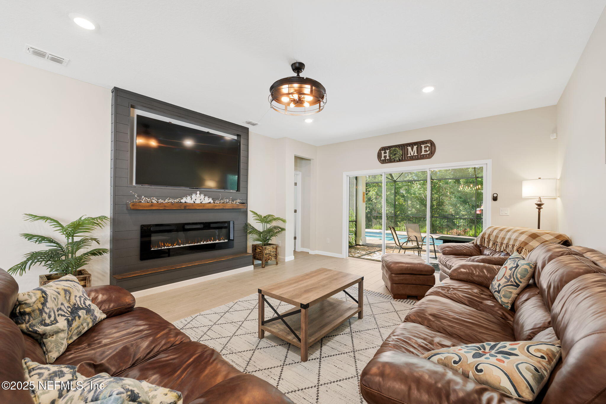 109 WHITE RABBIT Run