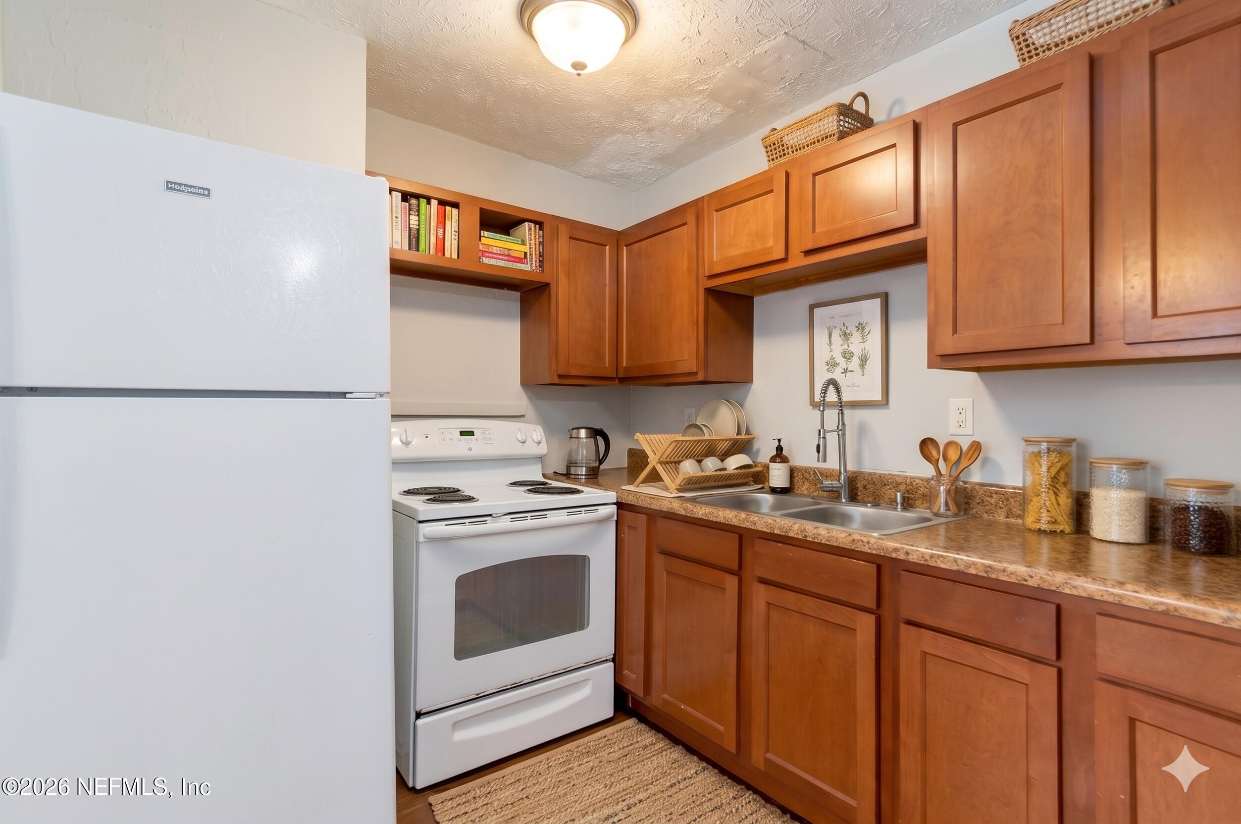 2862 WOODLAND Street