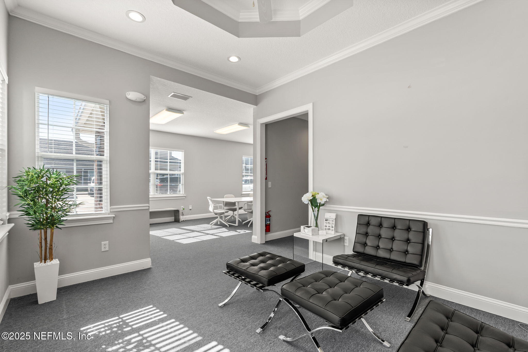 6100 GREENLAND Road 404