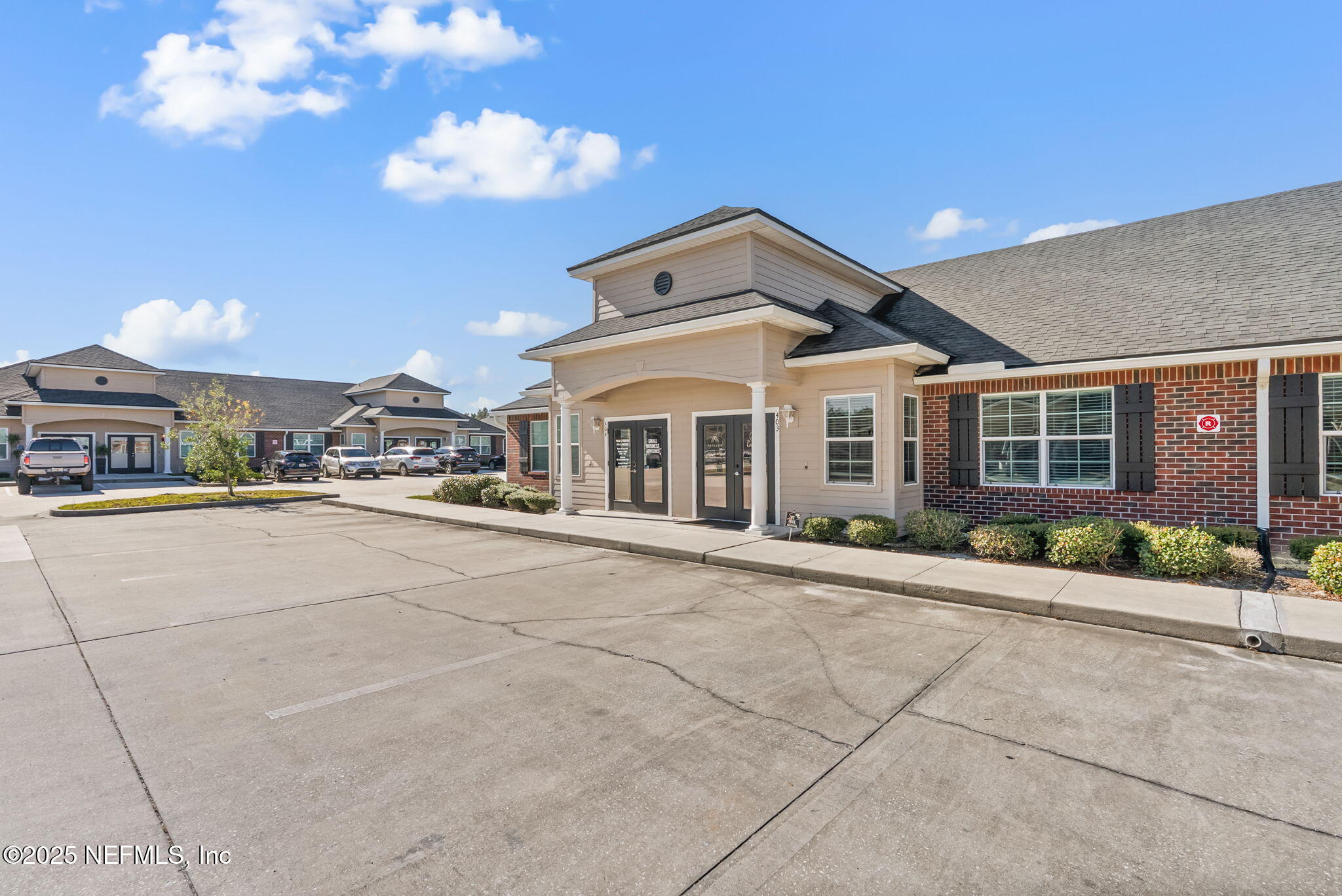 6100 GREENLAND Road 404