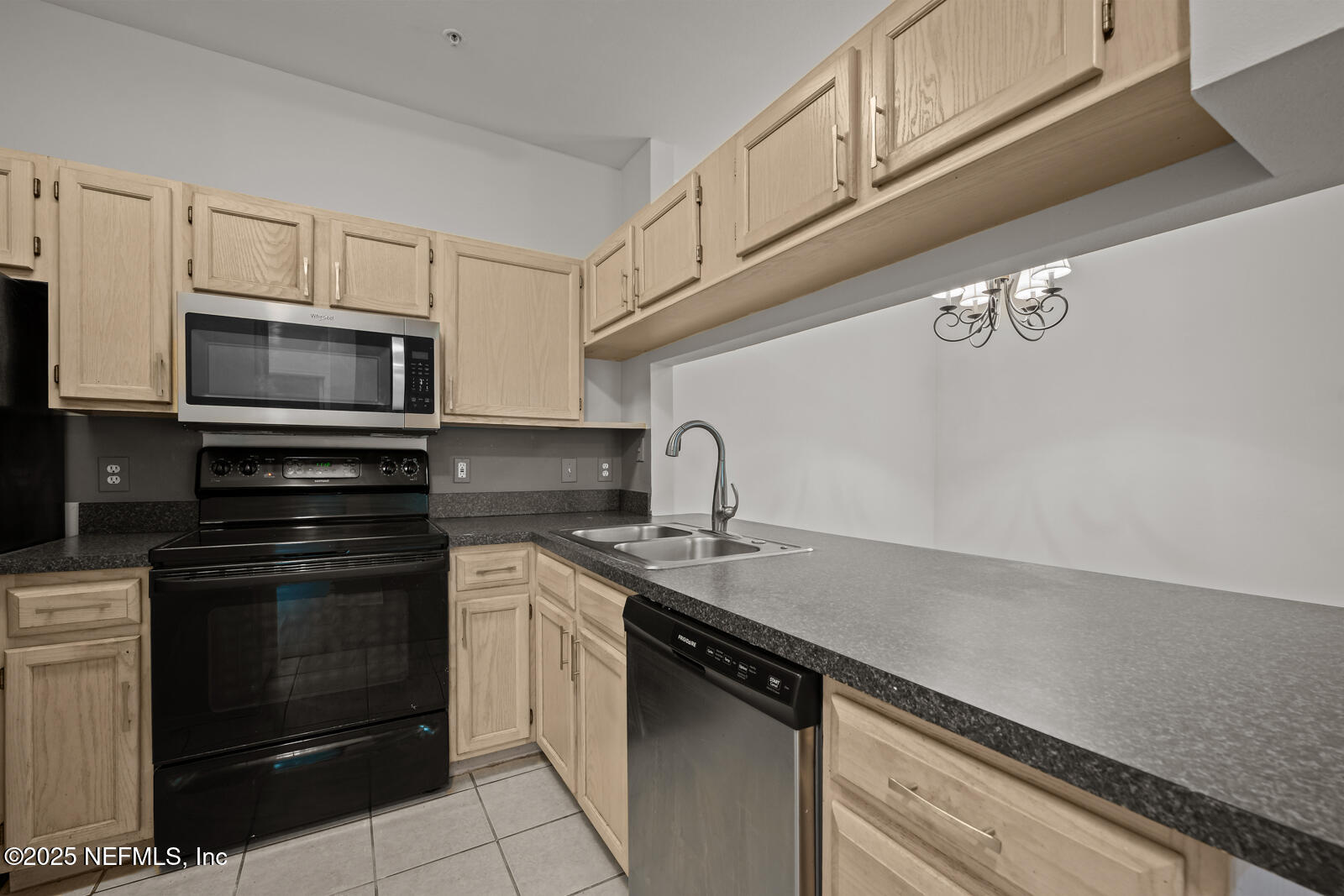201 COLIMA Court 1227