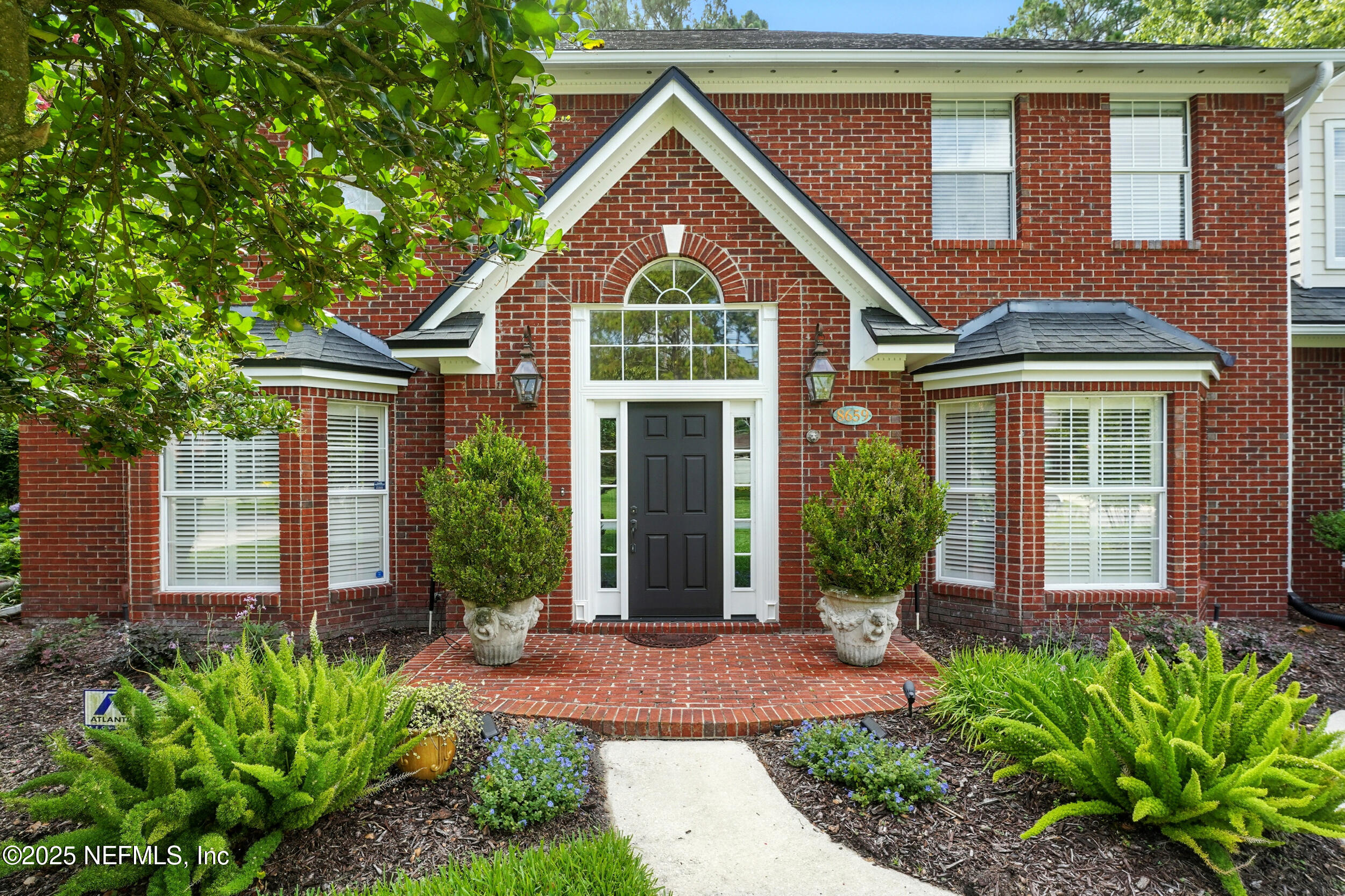8659 HAMPSHIRE GLEN Drive S