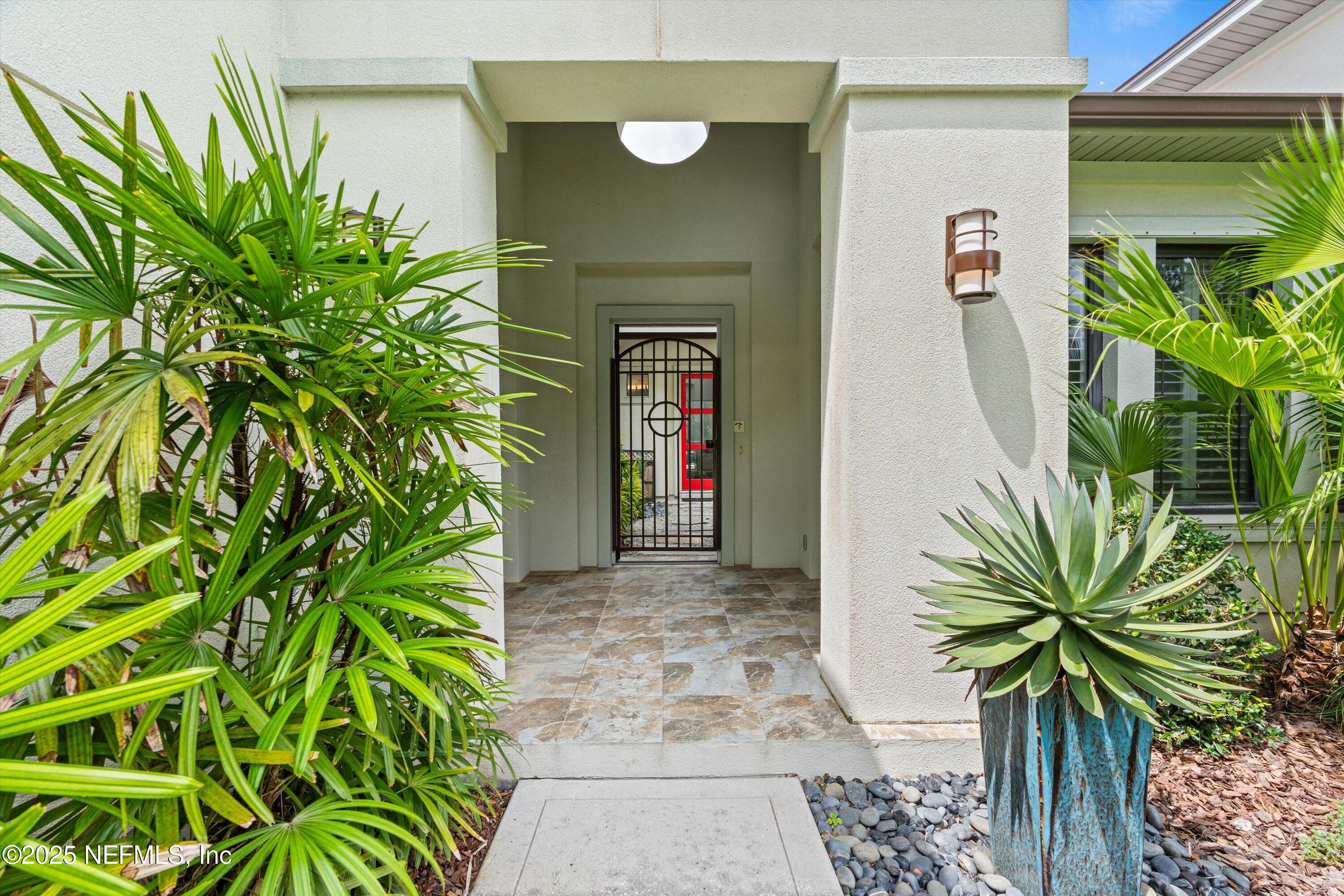 295 SOPHIA Terrace