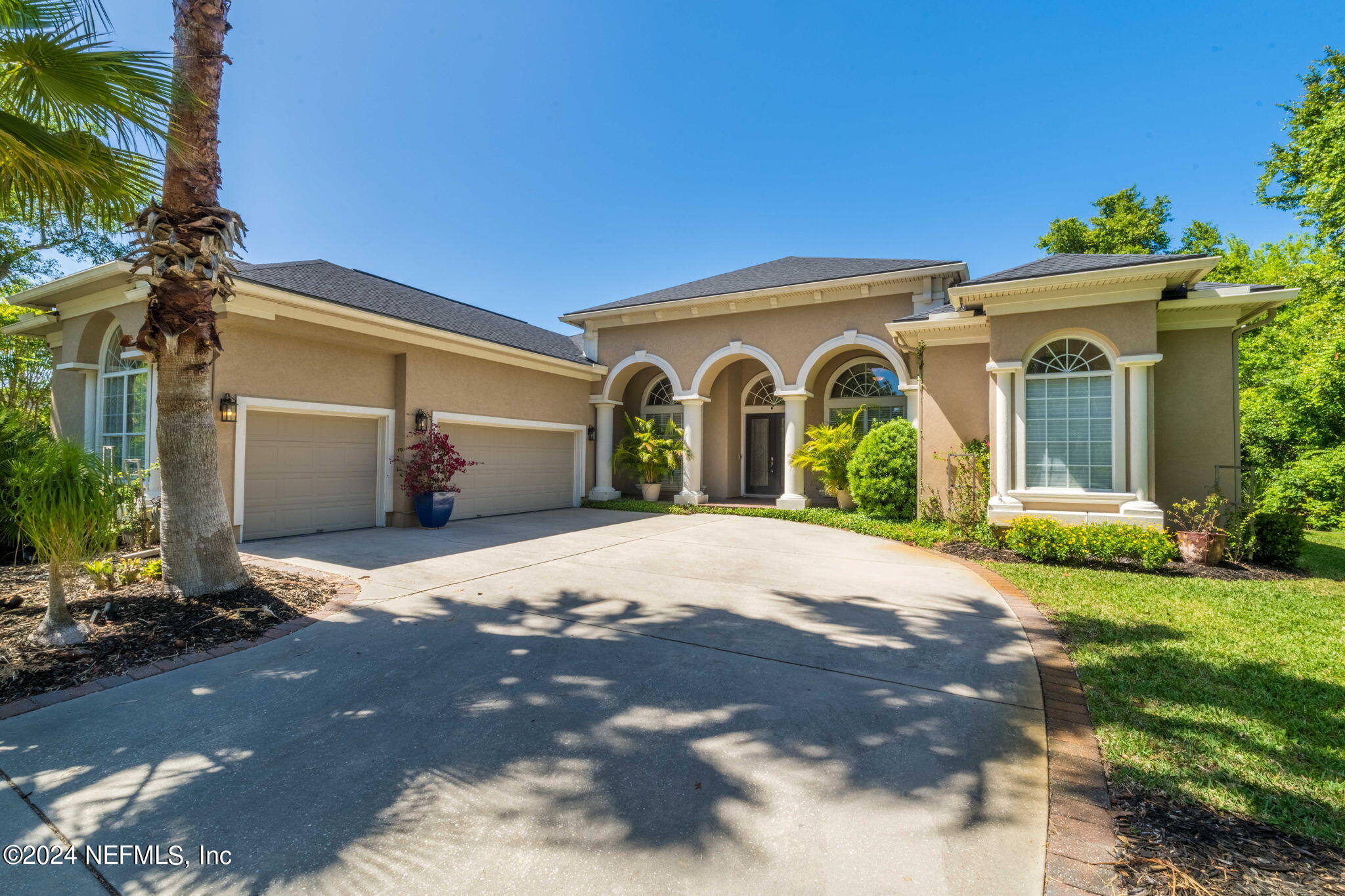 St Augustine, FL home for sale located at 1733 N Loop Parkway, St Augustine, FL 32095