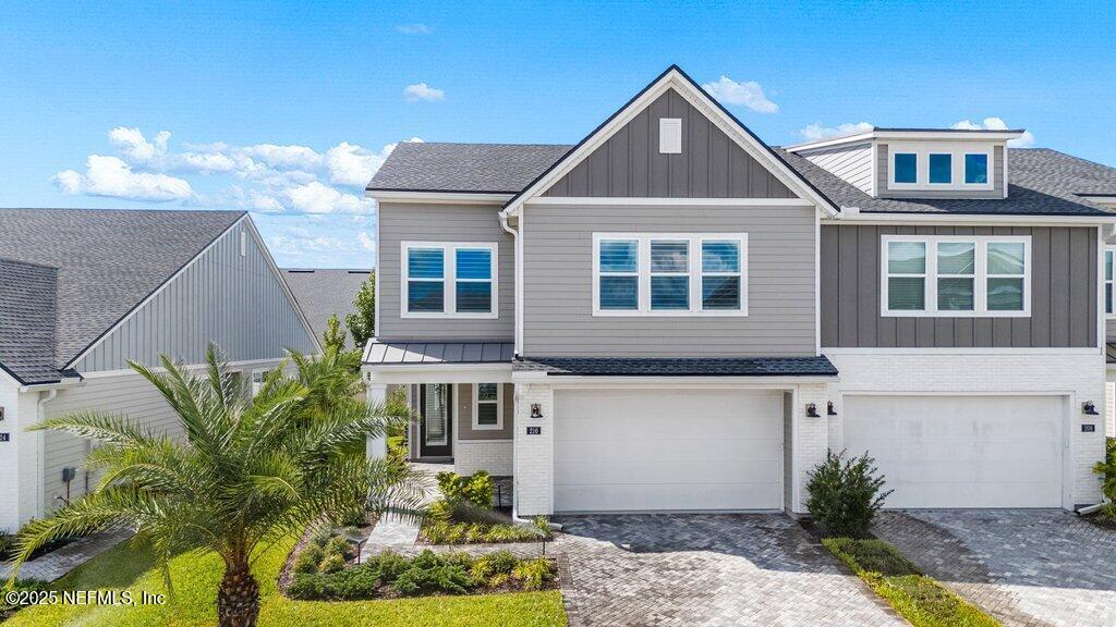 216 COOL SPRINGS Avenue