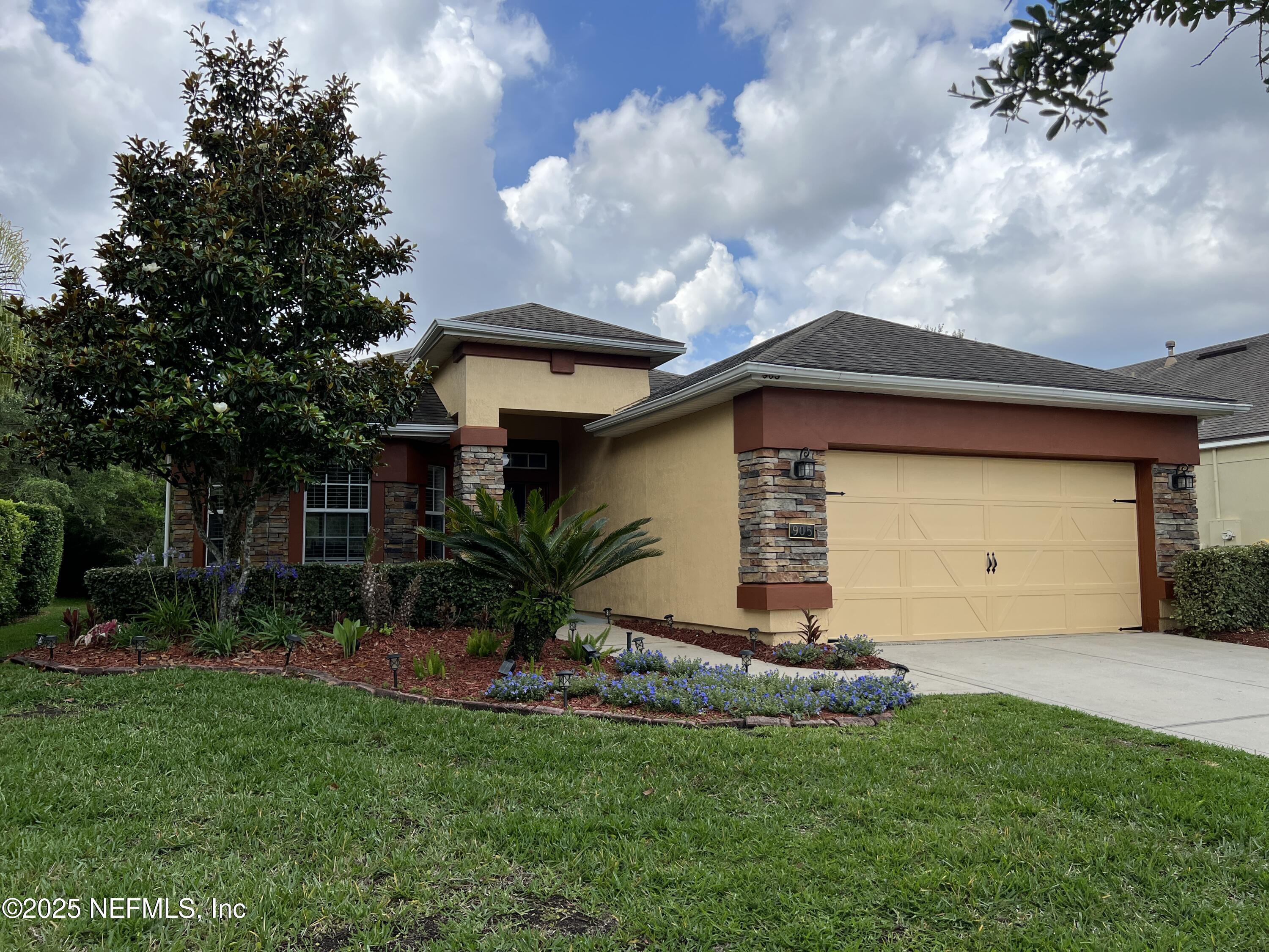 905 GALLIER Place