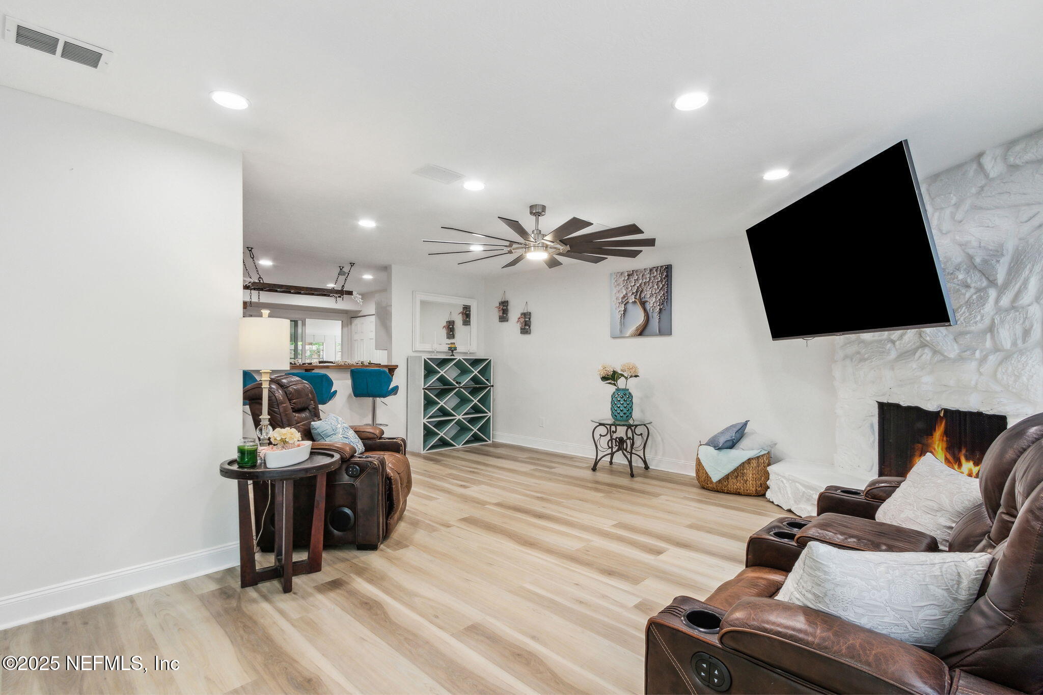 2189 THE WOODS Drive E