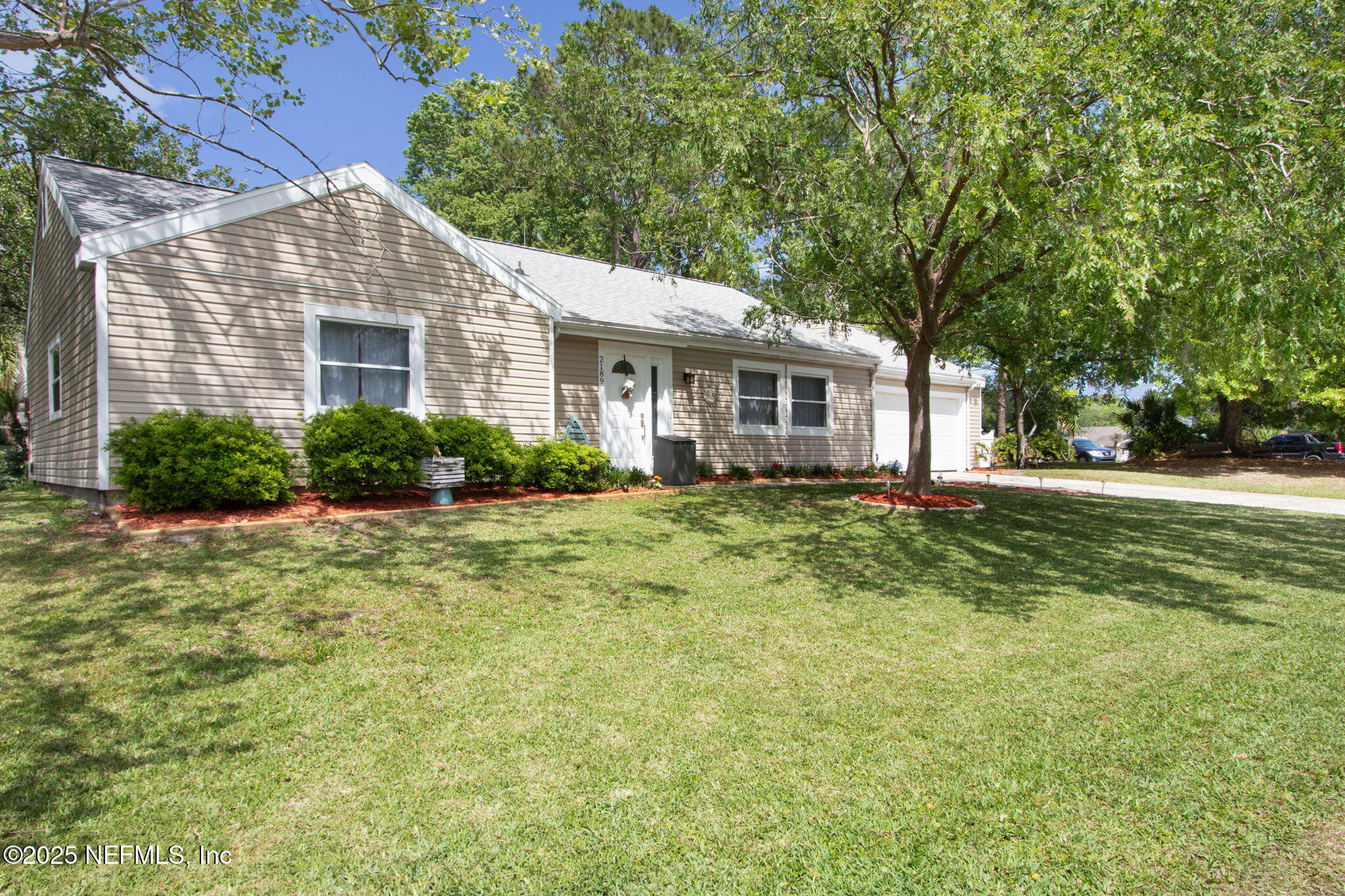 2189 THE WOODS Drive E