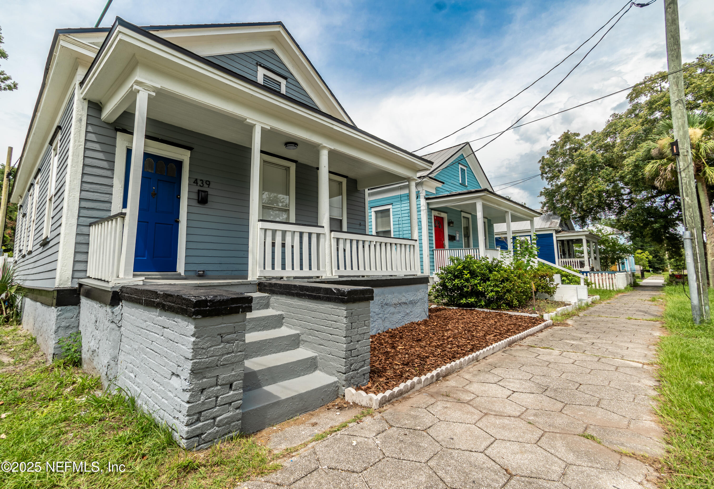 439 E 3RD Street