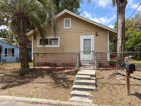 Photo of 7210 ELWOOD Avenue, Jacksonville, FL 32208 (MLS # 2142372)