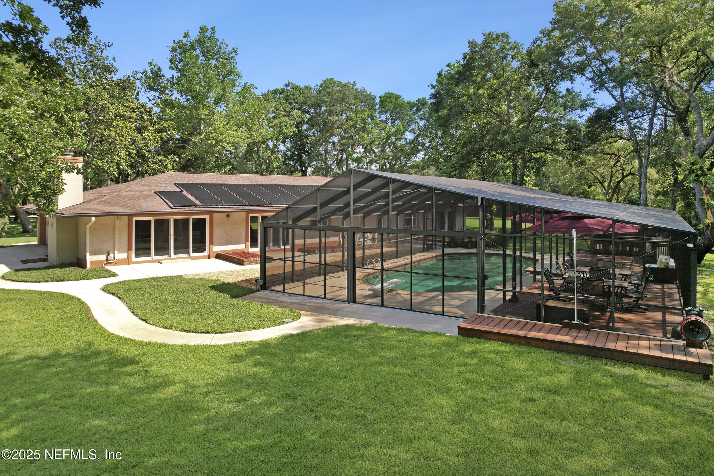 1043 WINTERHAWK Drive