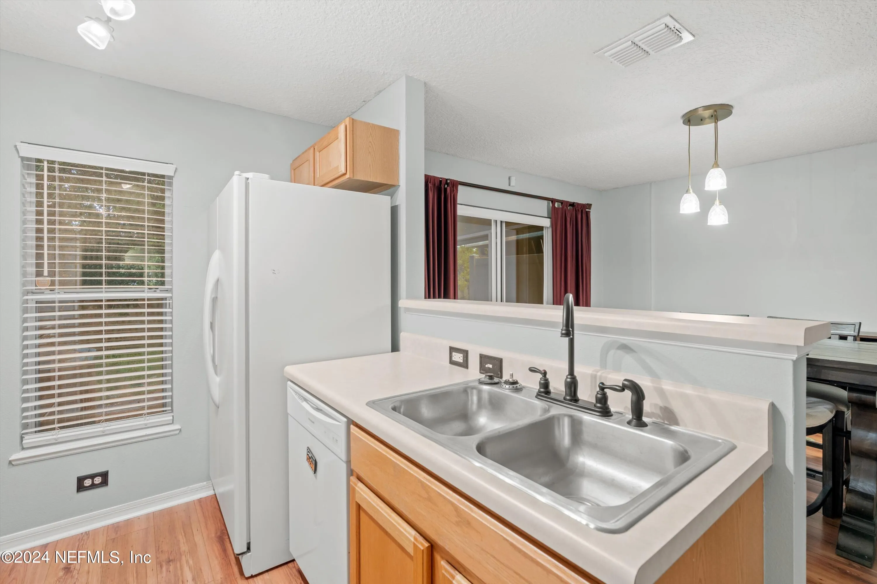 Jacksonville, Florida 32218, United States, 3 Bedrooms Bedrooms, ,3 BathroomsBathrooms,Residential,Pending,48238