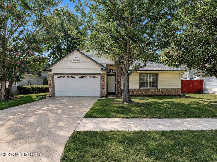 Photo 1 of 25 — 8126 FIELDSIDE Drive W, Jacksonville, FL 32244