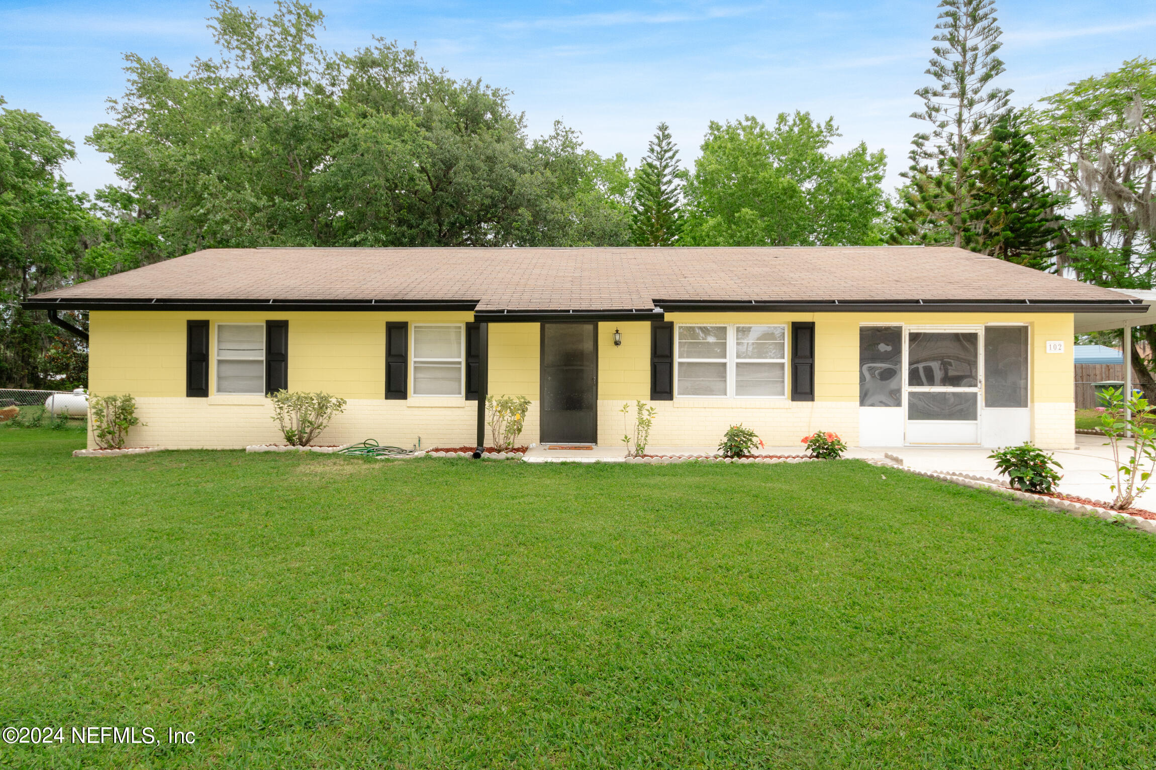 East Palatka, FL home for sale located at 102 Magnolia Avenue, East Palatka, FL 32131