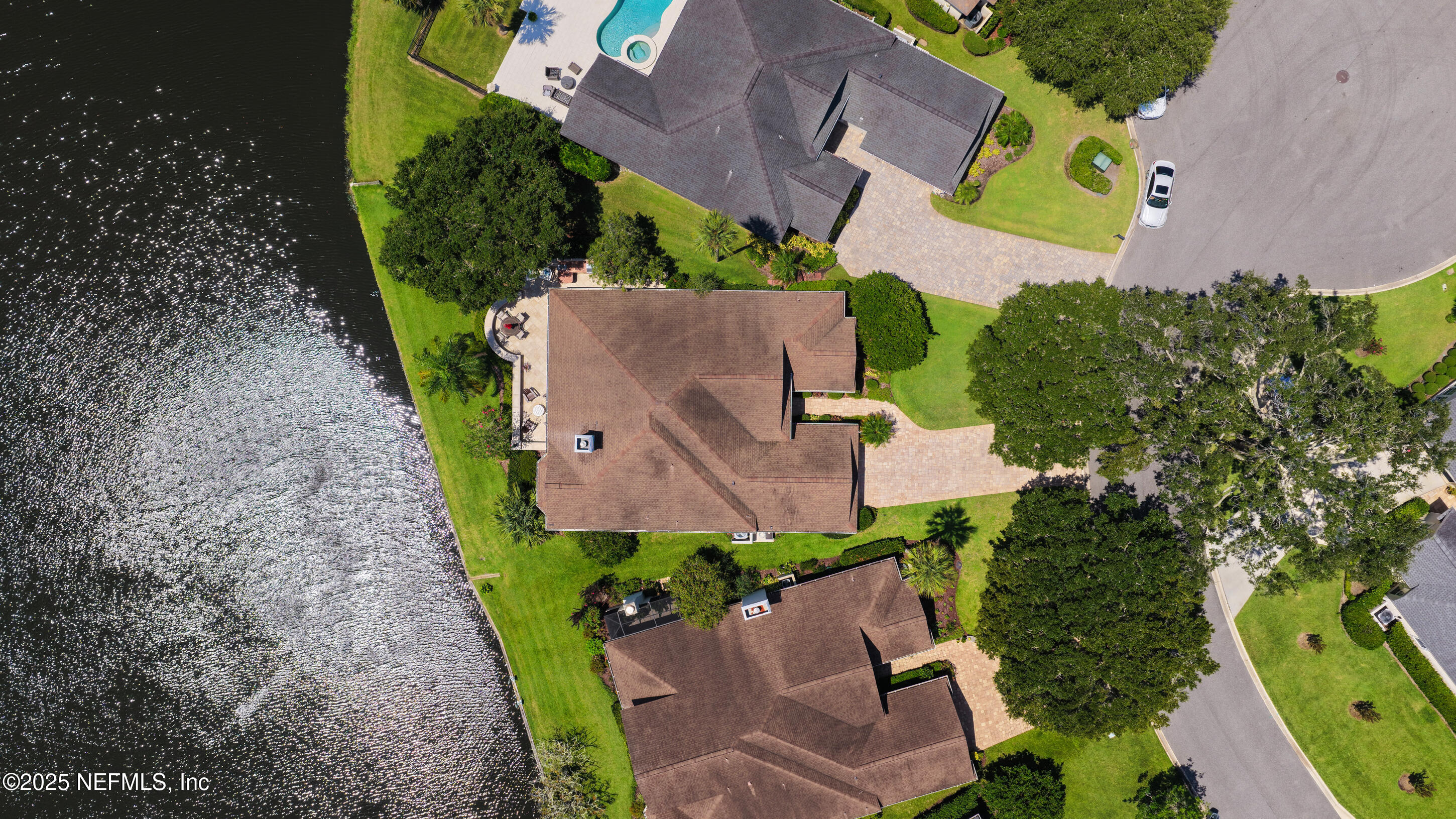137 WATER'S EDGE Drive N