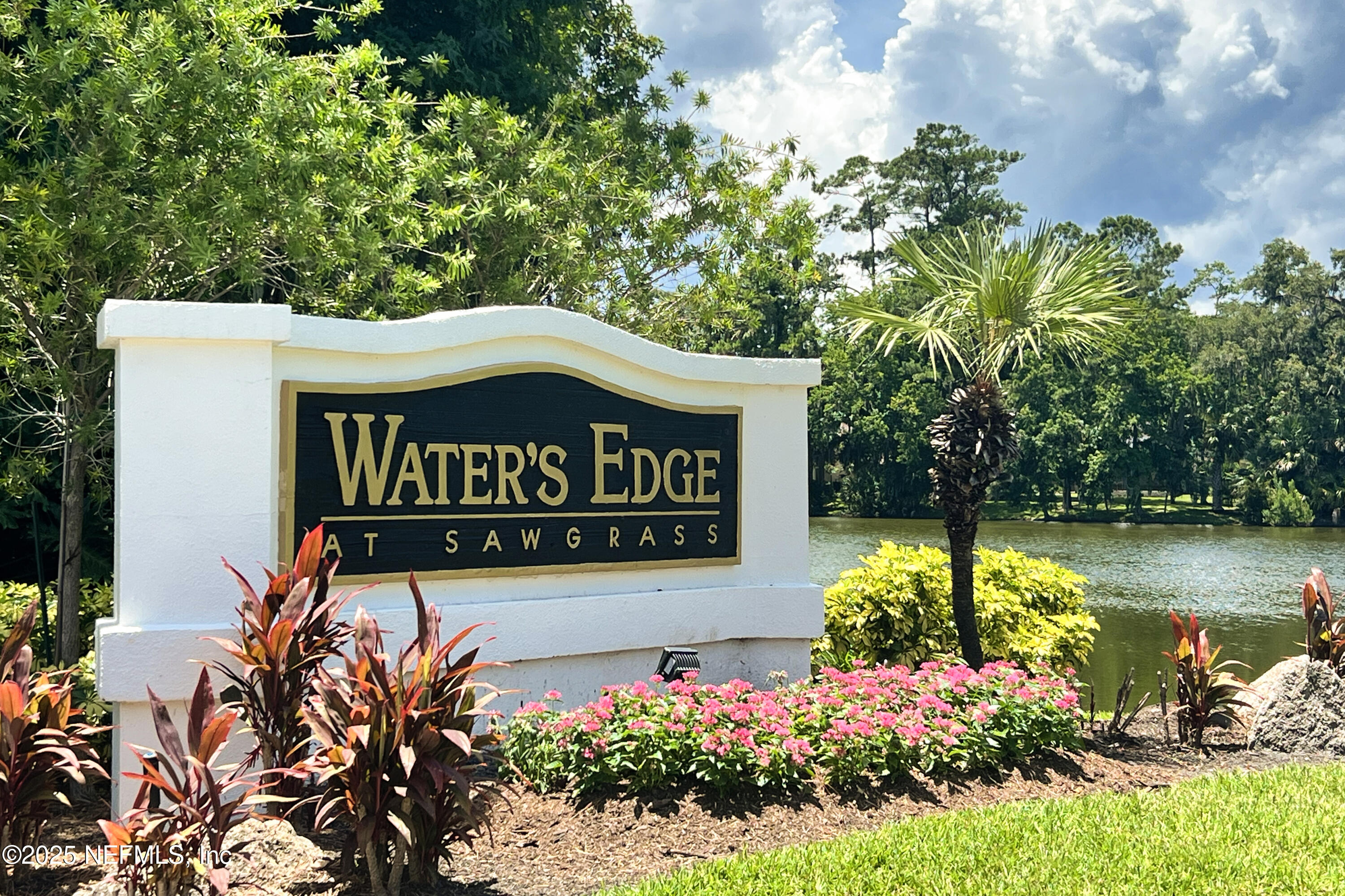 137 WATER'S EDGE Drive N