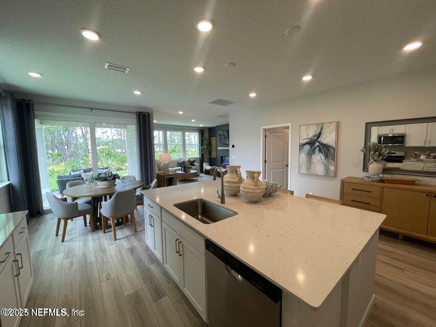 36 PERSEUS Avenue