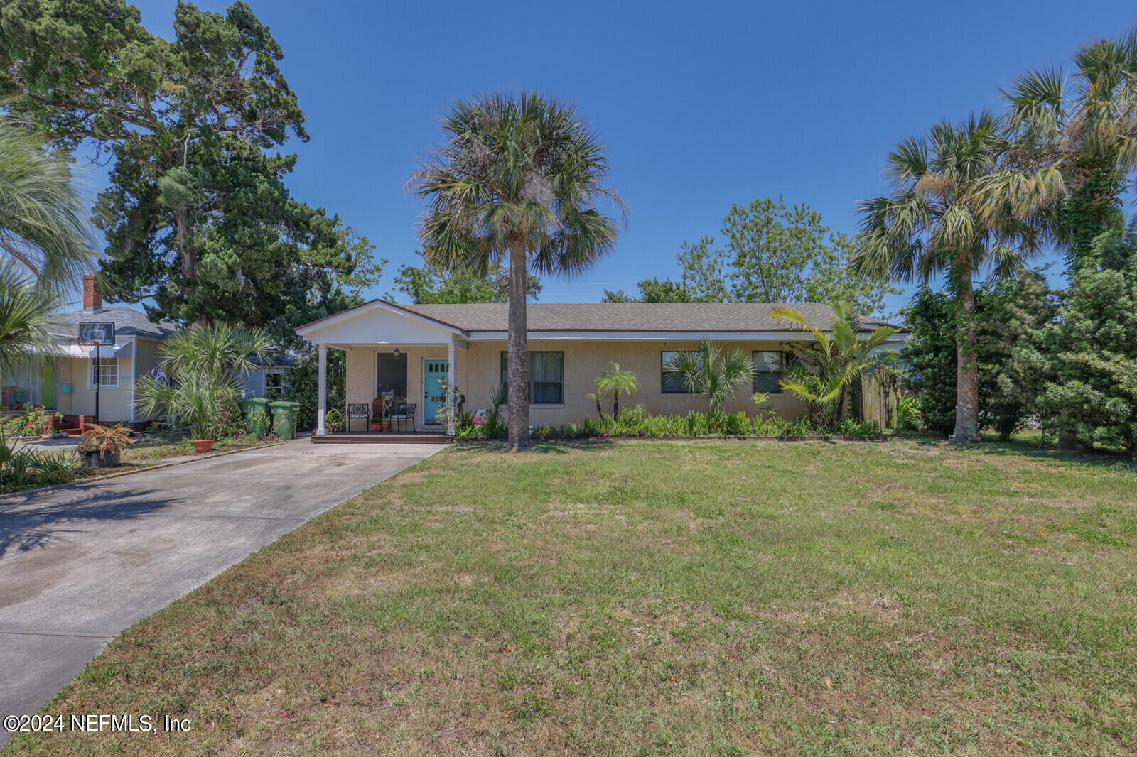 Jacksonville Beach, FL home for sale located at 1205 Palm Circle, Jacksonville Beach, FL 32250