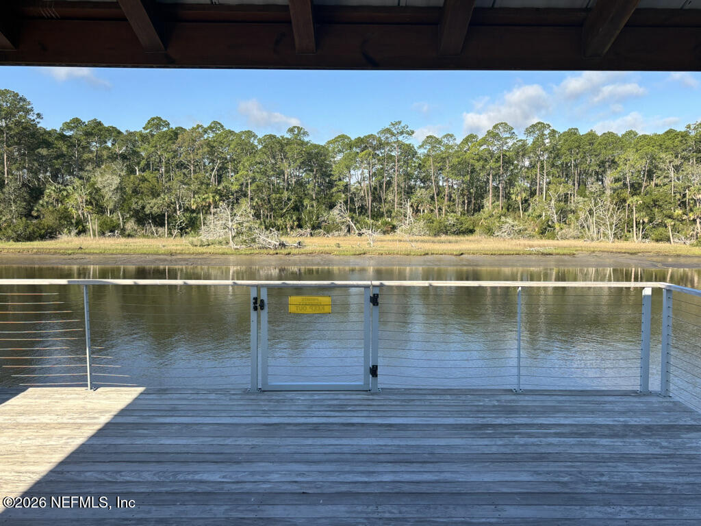 293/295 N ROSCOE Boulevard