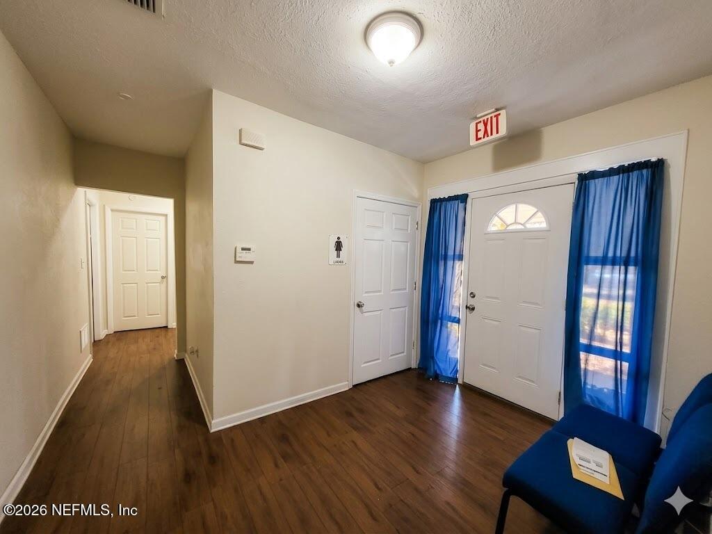 206 ARLINGTON Road N