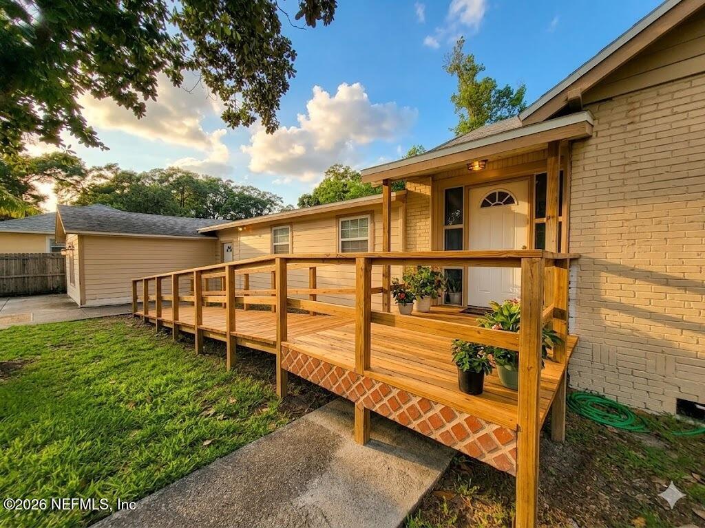 206 ARLINGTON Road N