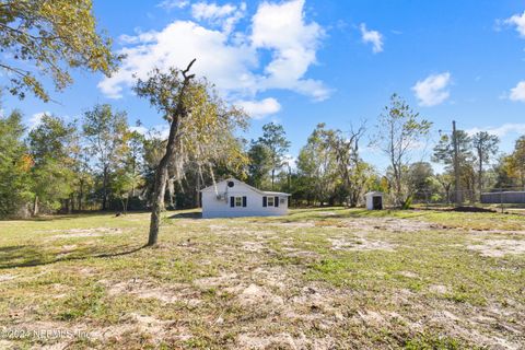 A home in Interlachen