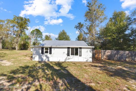 A home in Interlachen