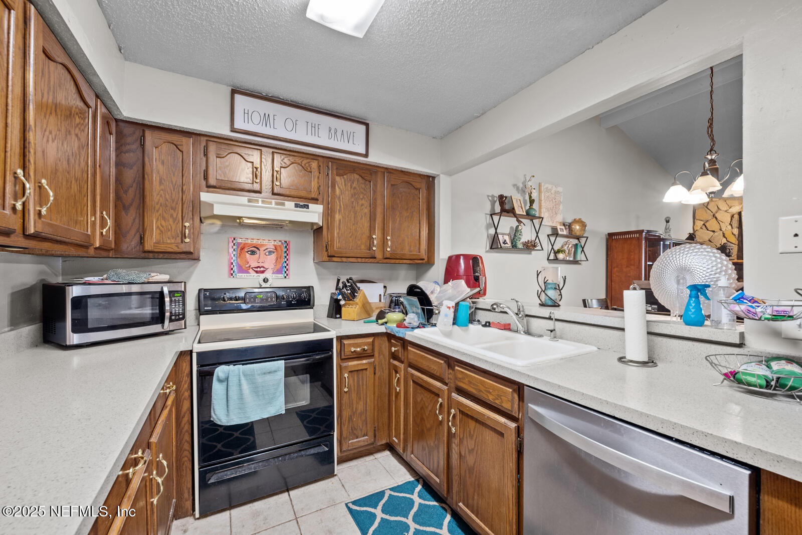 2192 DERRINGER Circle W