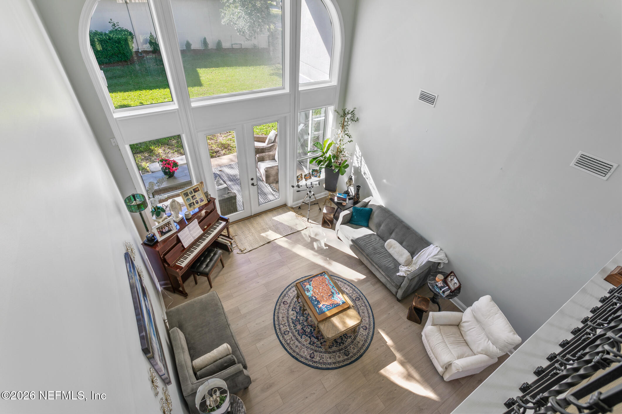 735 E DORCHESTER Drive