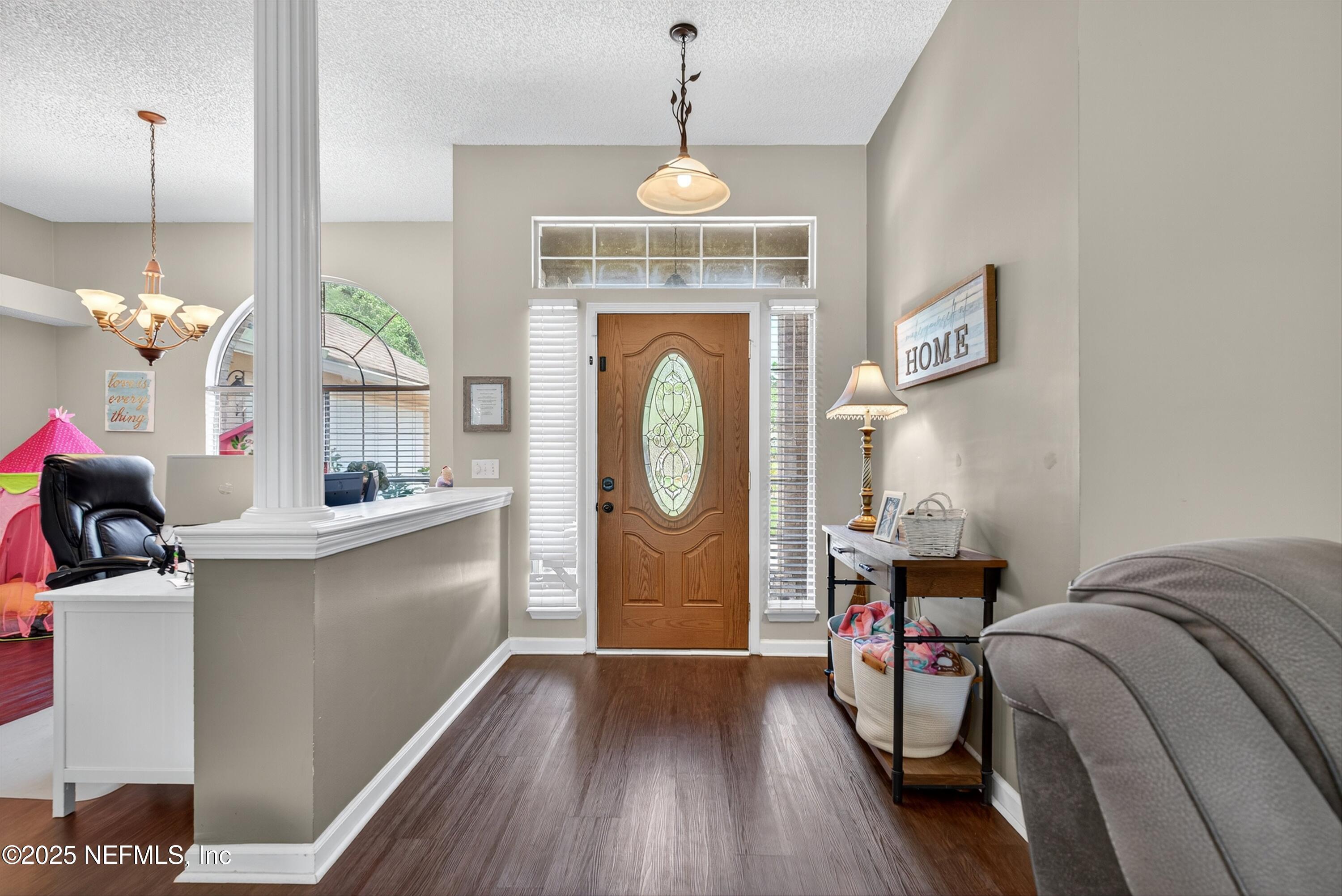 629 HUMMINGBIRD Court