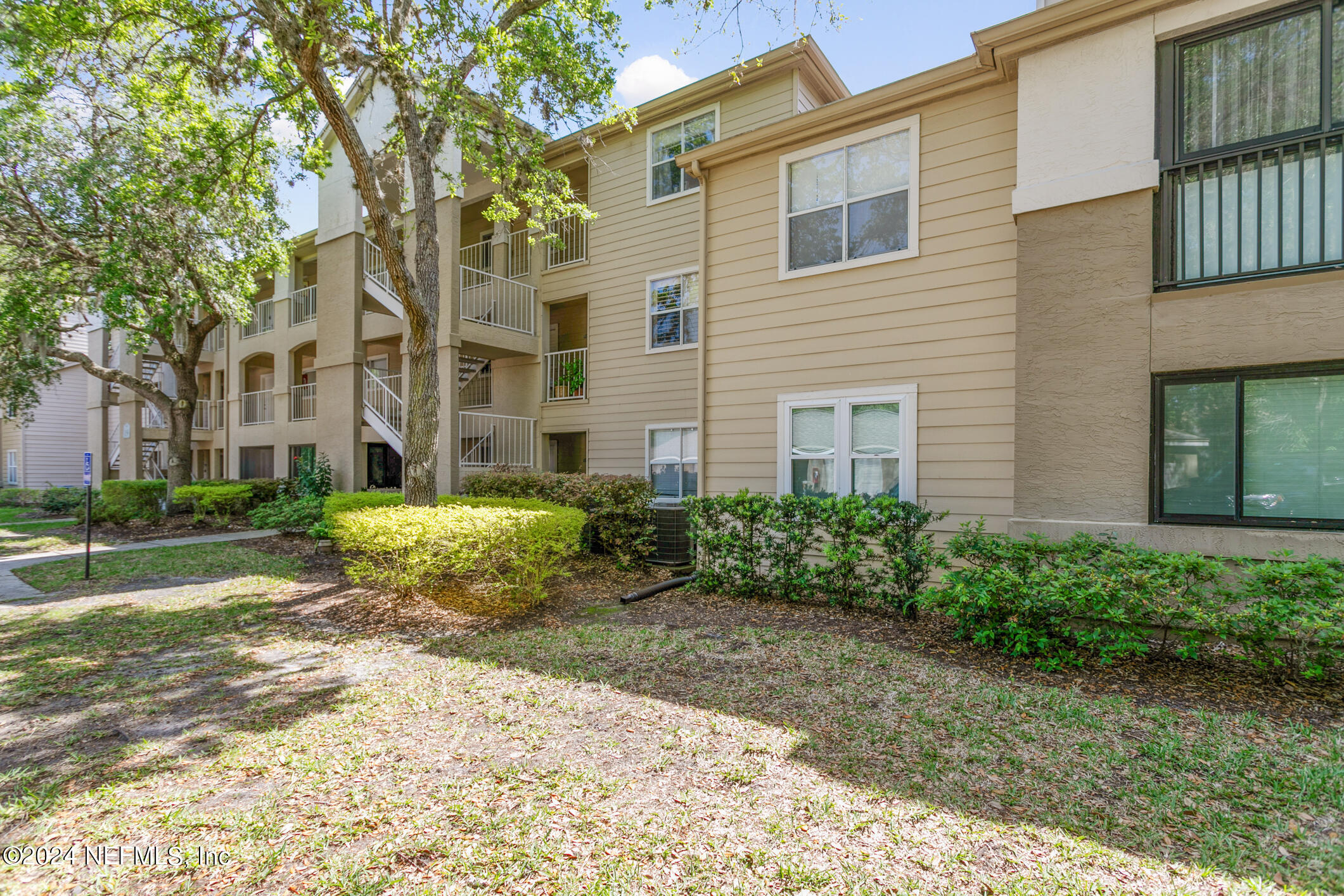 Ponte Vedra Beach, FL home for sale located at 19 Arbor Club Drive Unit 318, Ponte Vedra Beach, FL 32082