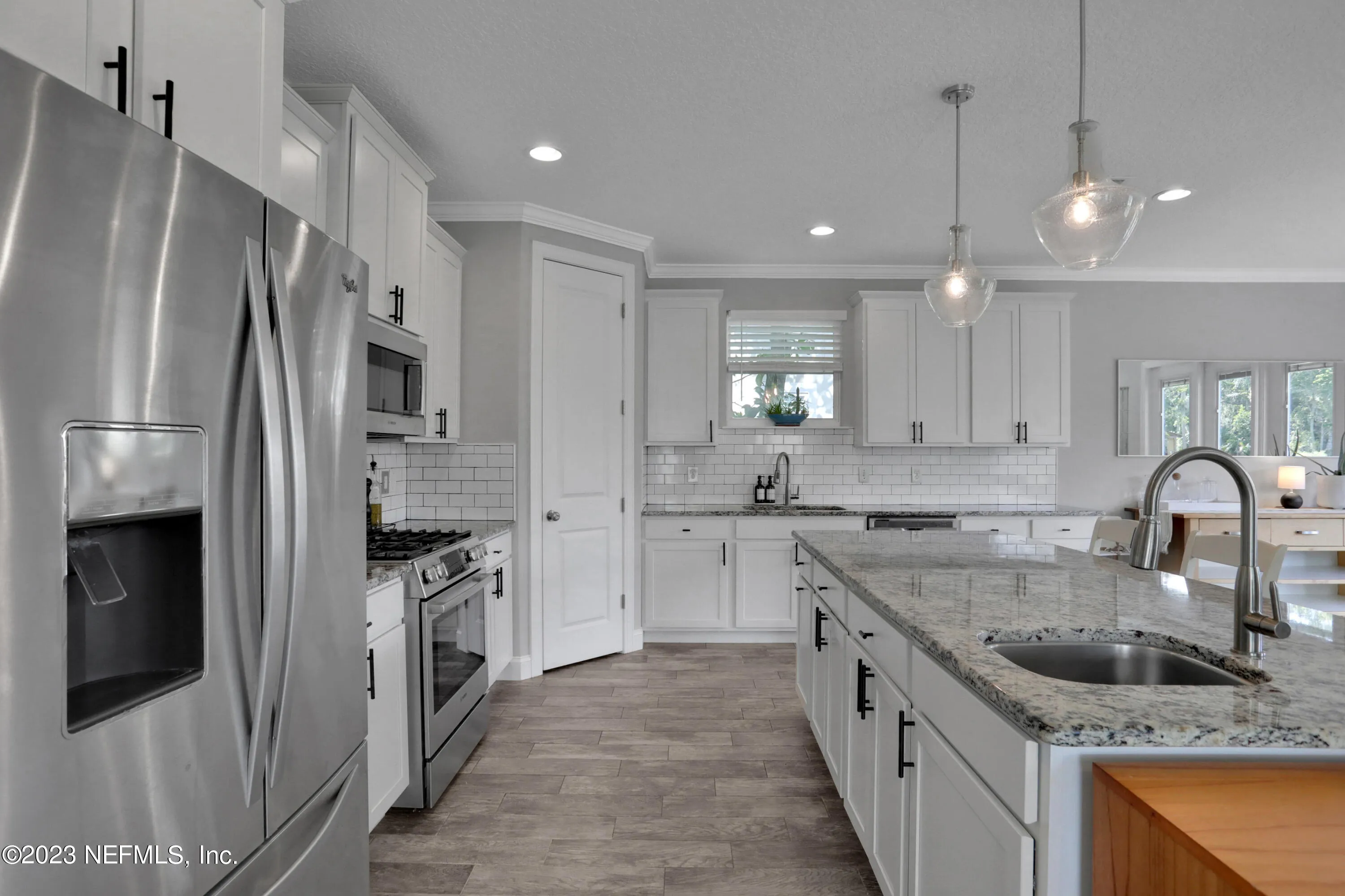 Neptune Beach, Florida 32266, United States, 5 Bedrooms Bedrooms, ,3 BathroomsBathrooms,Residential,Pending,70573