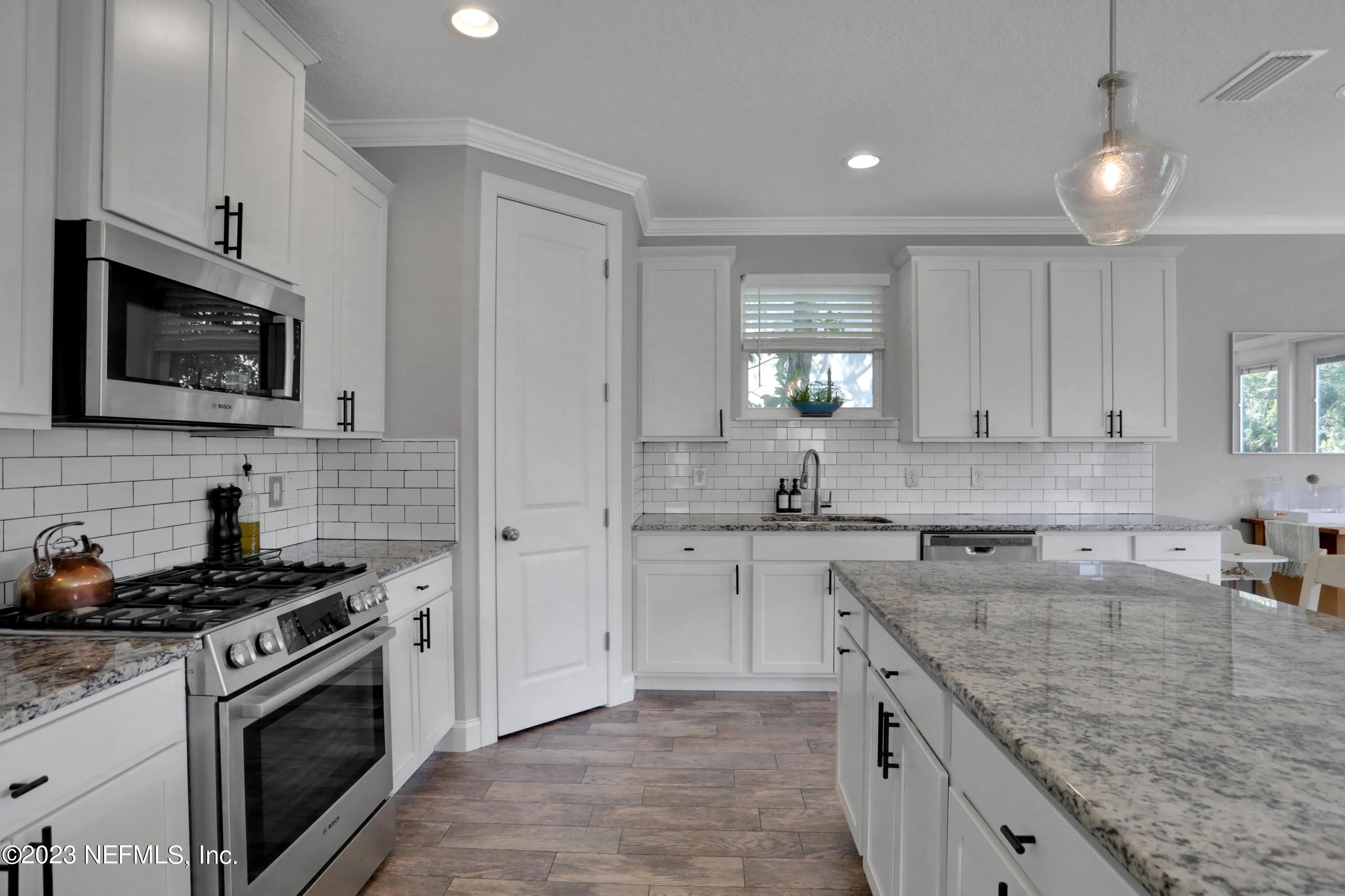 Neptune Beach, Florida 32266, United States, 5 Bedrooms Bedrooms, ,3 BathroomsBathrooms,Residential,Pending,70573