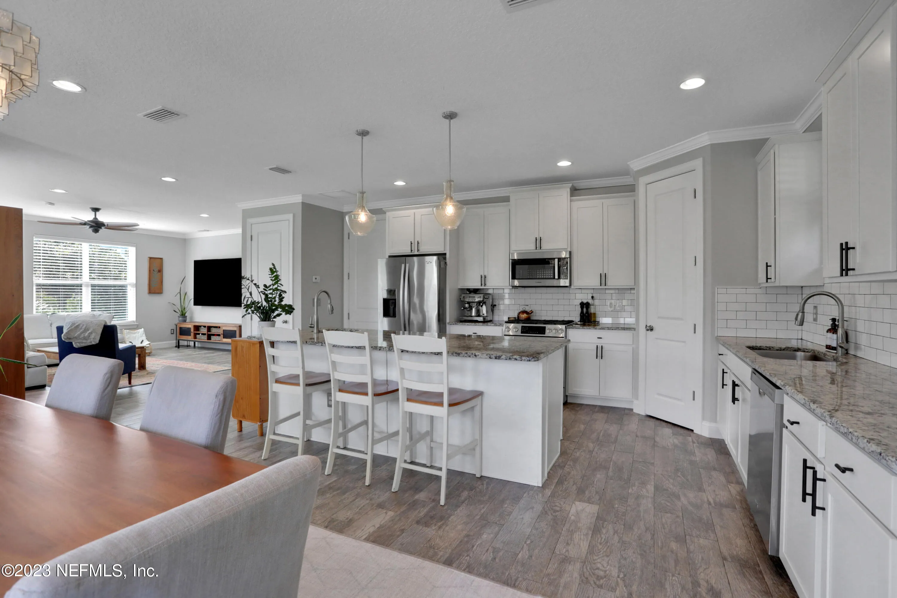 Neptune Beach, Florida 32266, United States, 5 Bedrooms Bedrooms, ,3 BathroomsBathrooms,Residential,Pending,70573